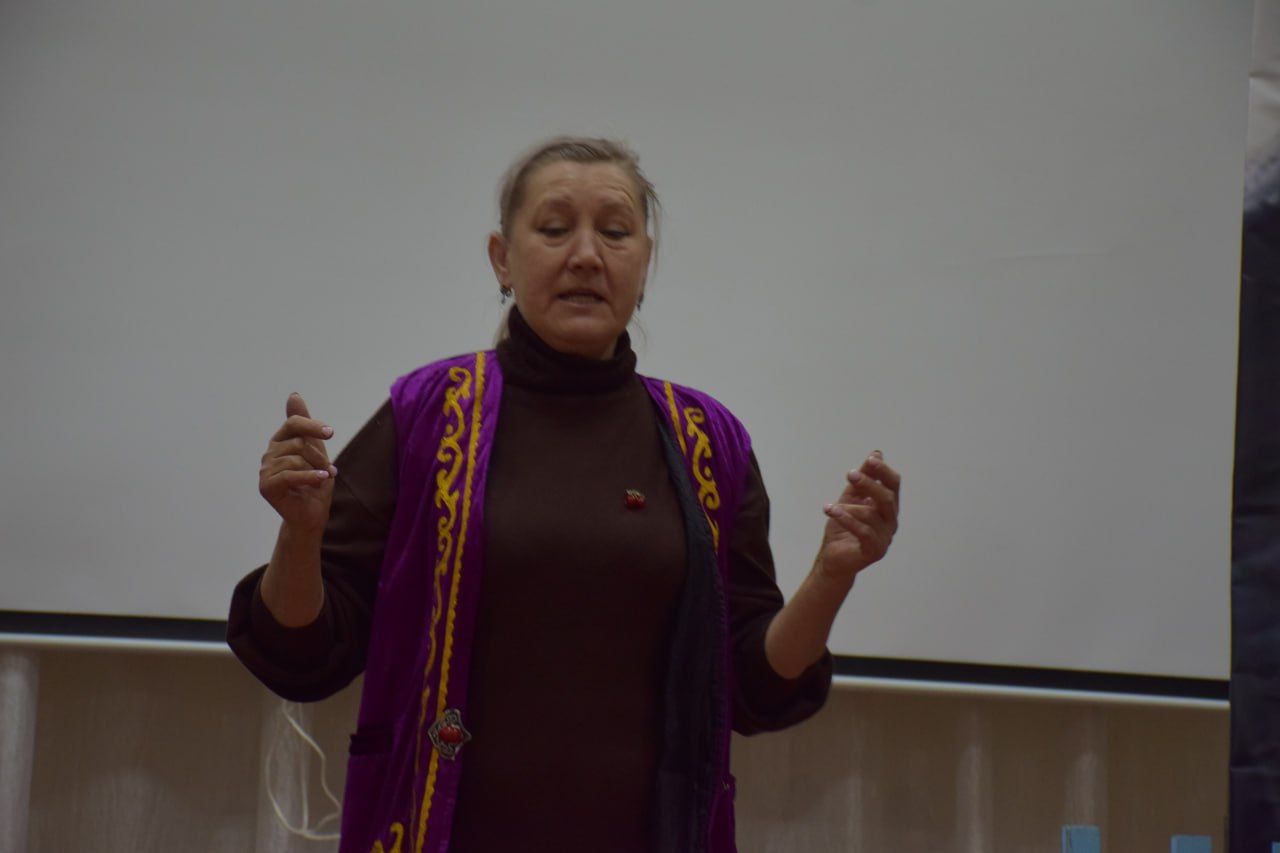 У театра – премьера