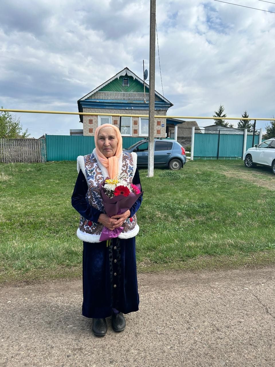 Уважаемая жительница деревни Ерыкла Халися Котдусовна Губайдуллина отметила 90-летний юбилей