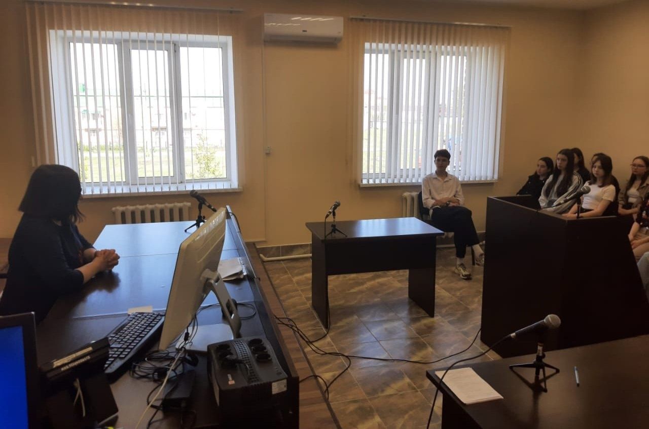 Школьники Нурлата познакомились с работой судебной системы