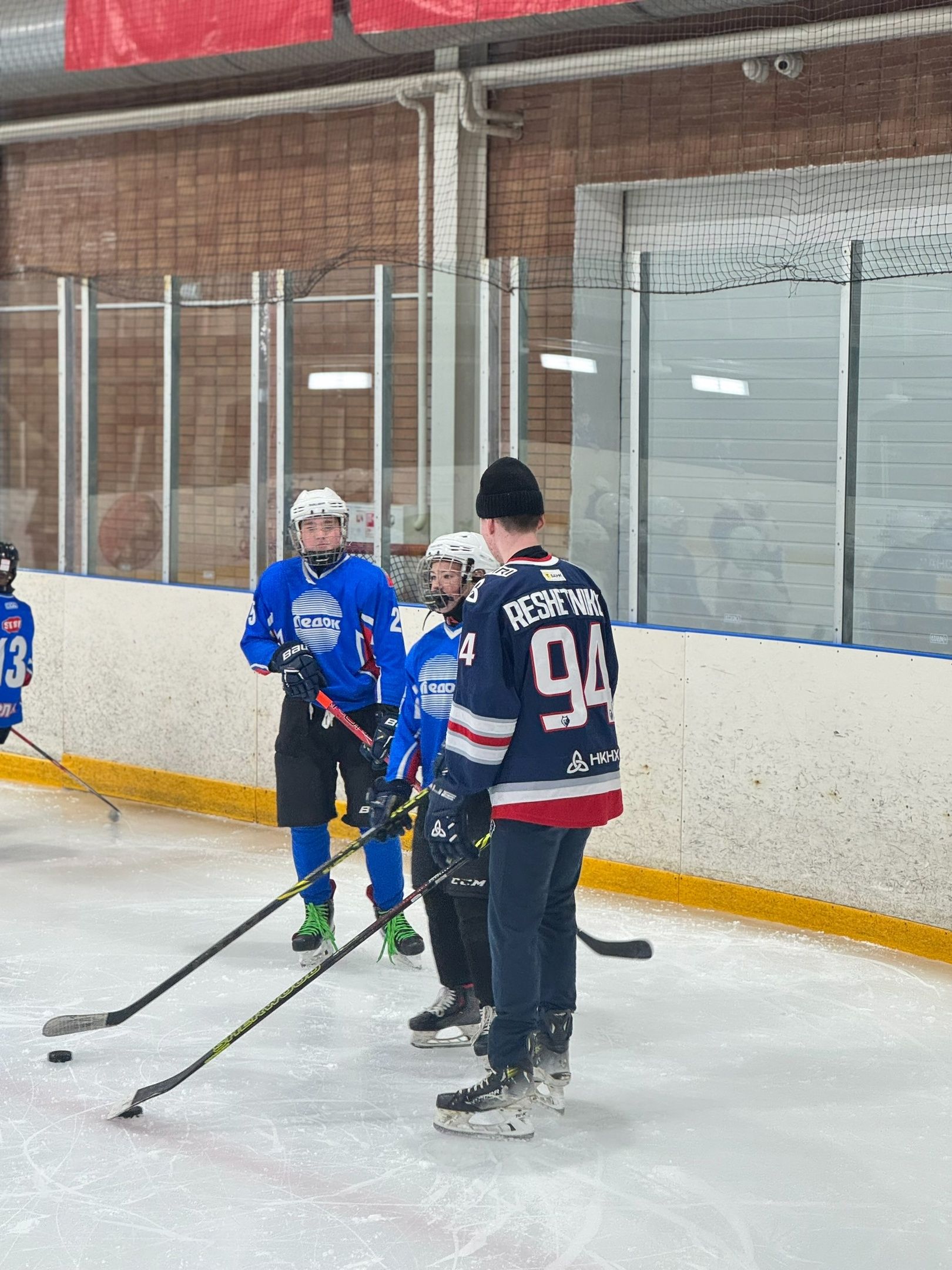 Хоккеисты «Нефтехимика» провели мастер-класс для юных спортсменов в Нурлате