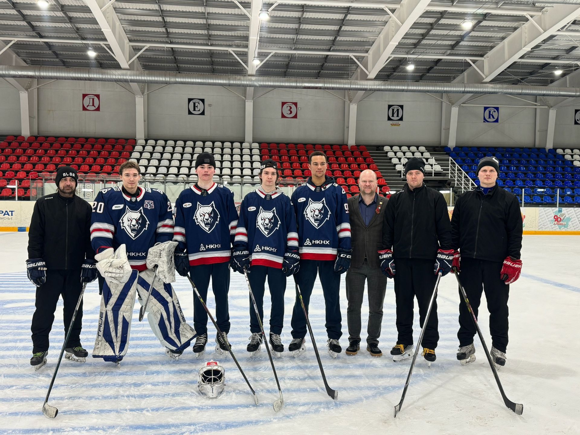 Хоккеисты «Нефтехимика» провели мастер-класс для юных спортсменов в Нурлате