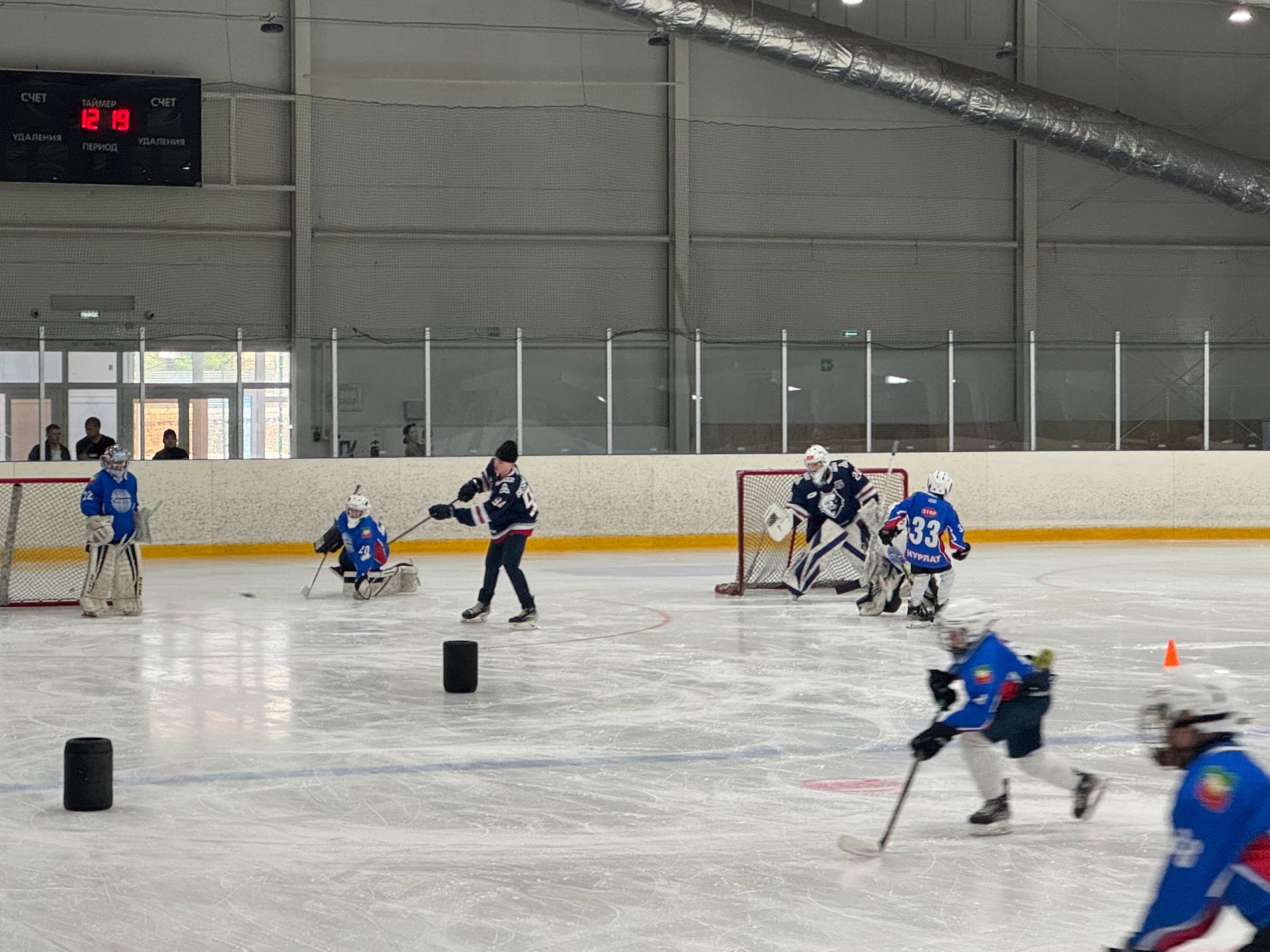 Хоккеисты «Нефтехимика» провели мастер-класс для юных спортсменов в Нурлате