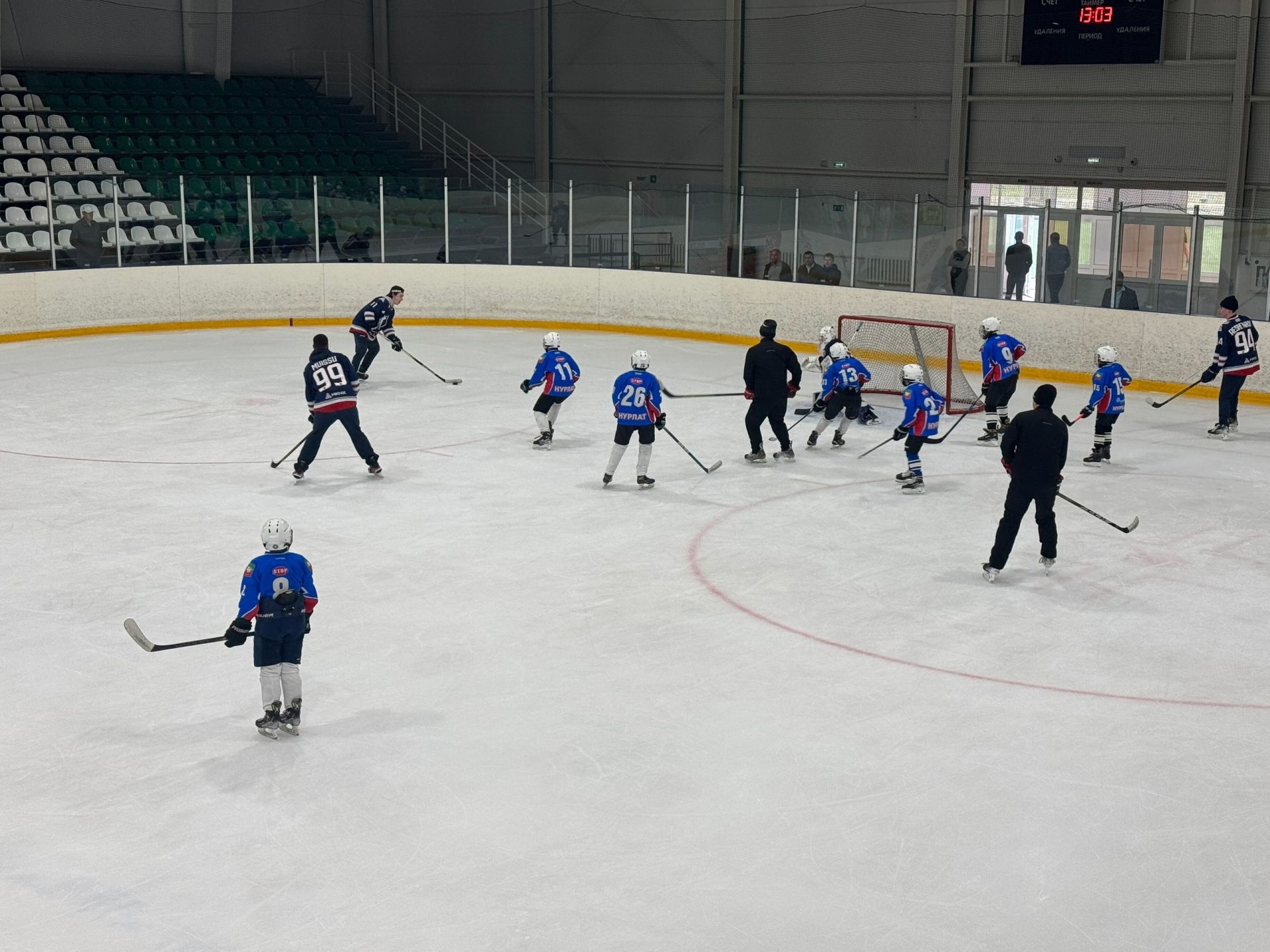 Хоккеисты «Нефтехимика» провели мастер-класс для юных спортсменов в Нурлате