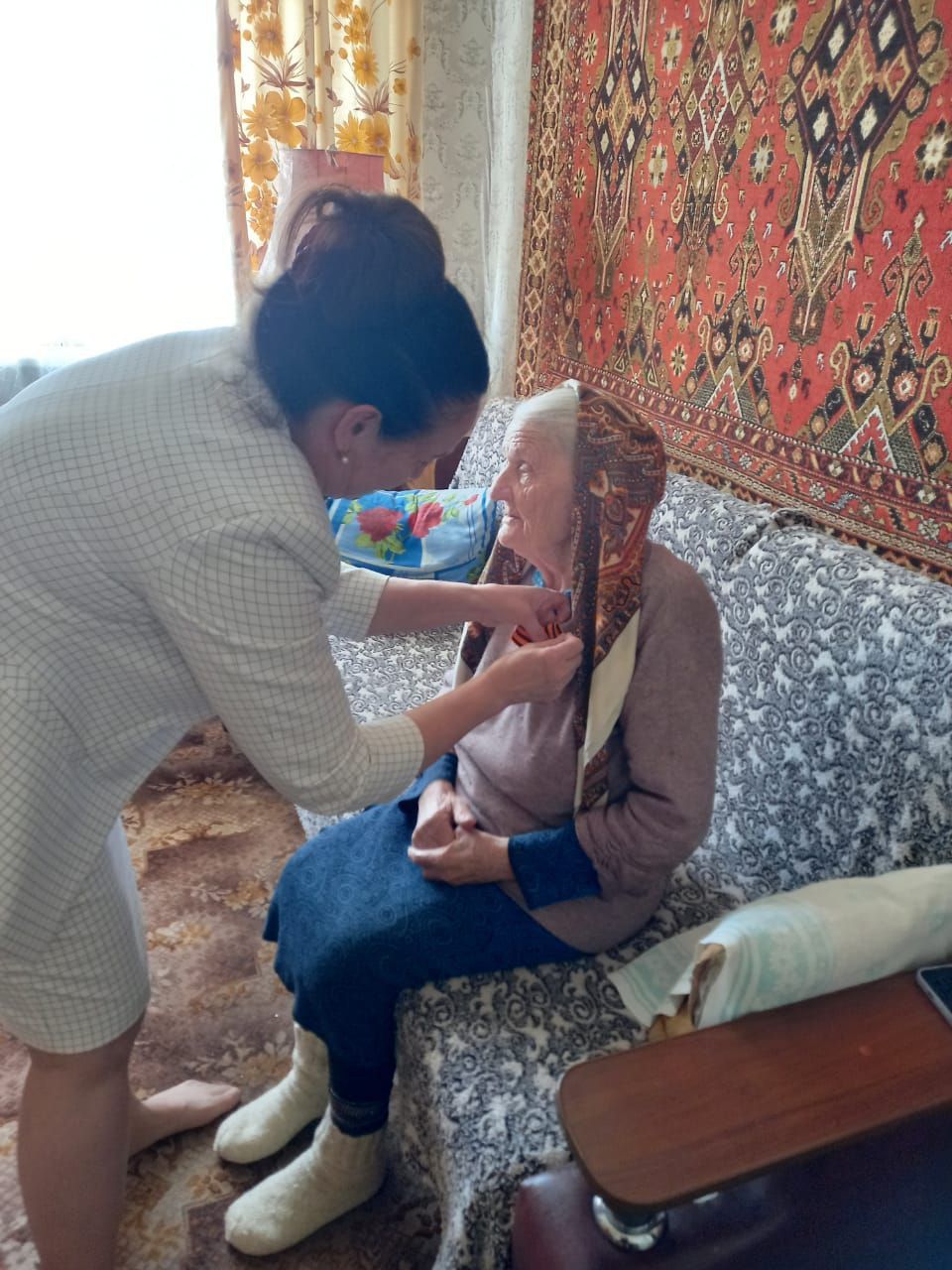 С благодарностью за подвиг: «Гармония»  поздравила тружеников тыла с Днем Победы