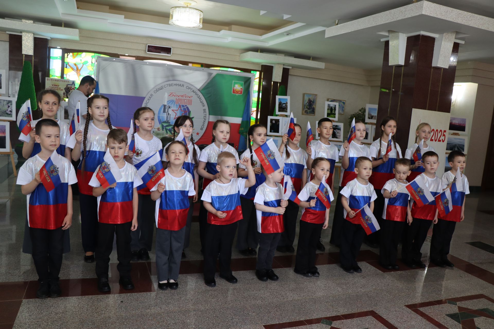 Герой России Расим Баксиков провел Урок мужества для нурлатских школьников (+ фоторепортаж)