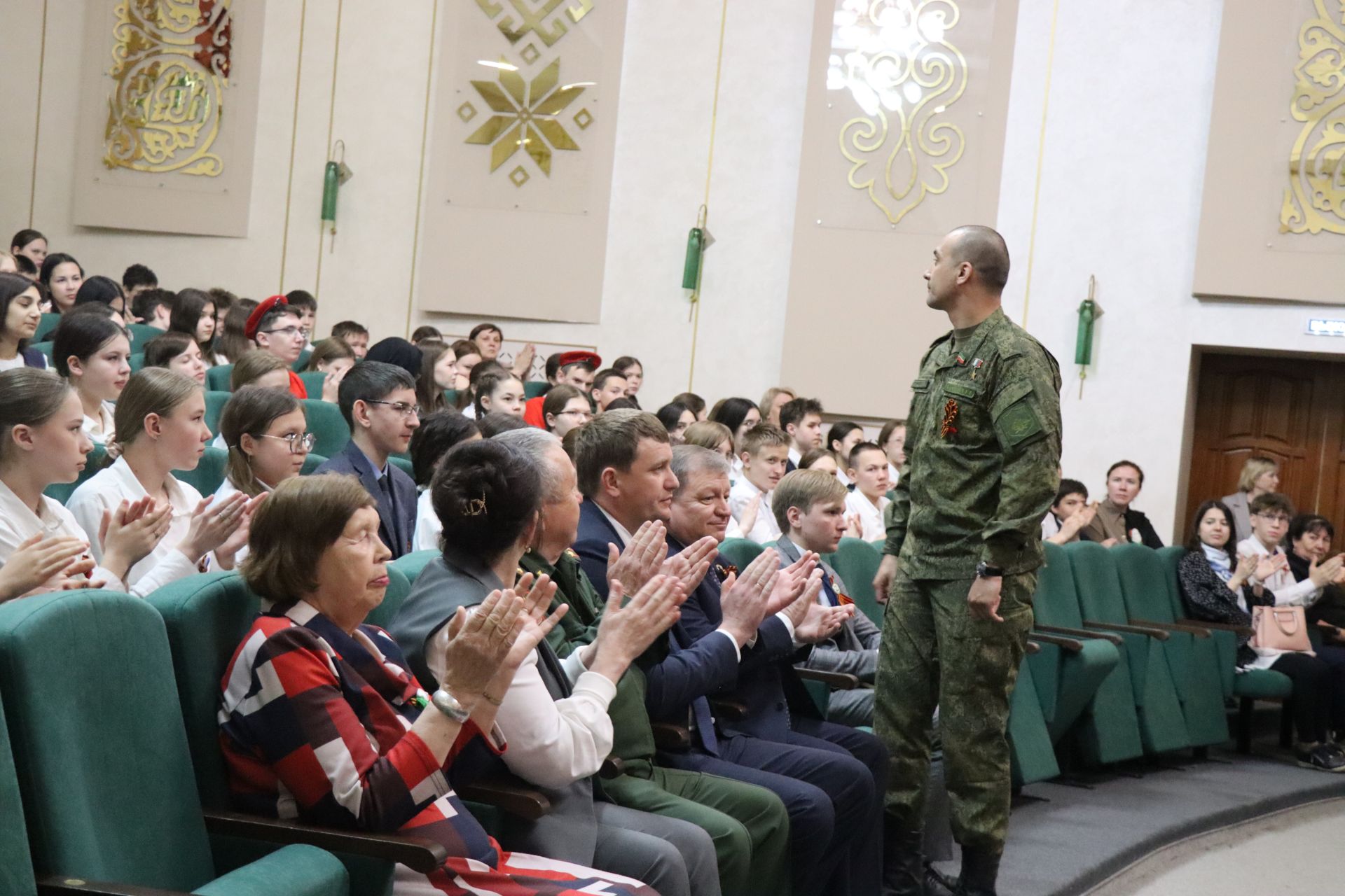 Герой России Расим Баксиков провел Урок мужества для нурлатских школьников (+ фоторепортаж)