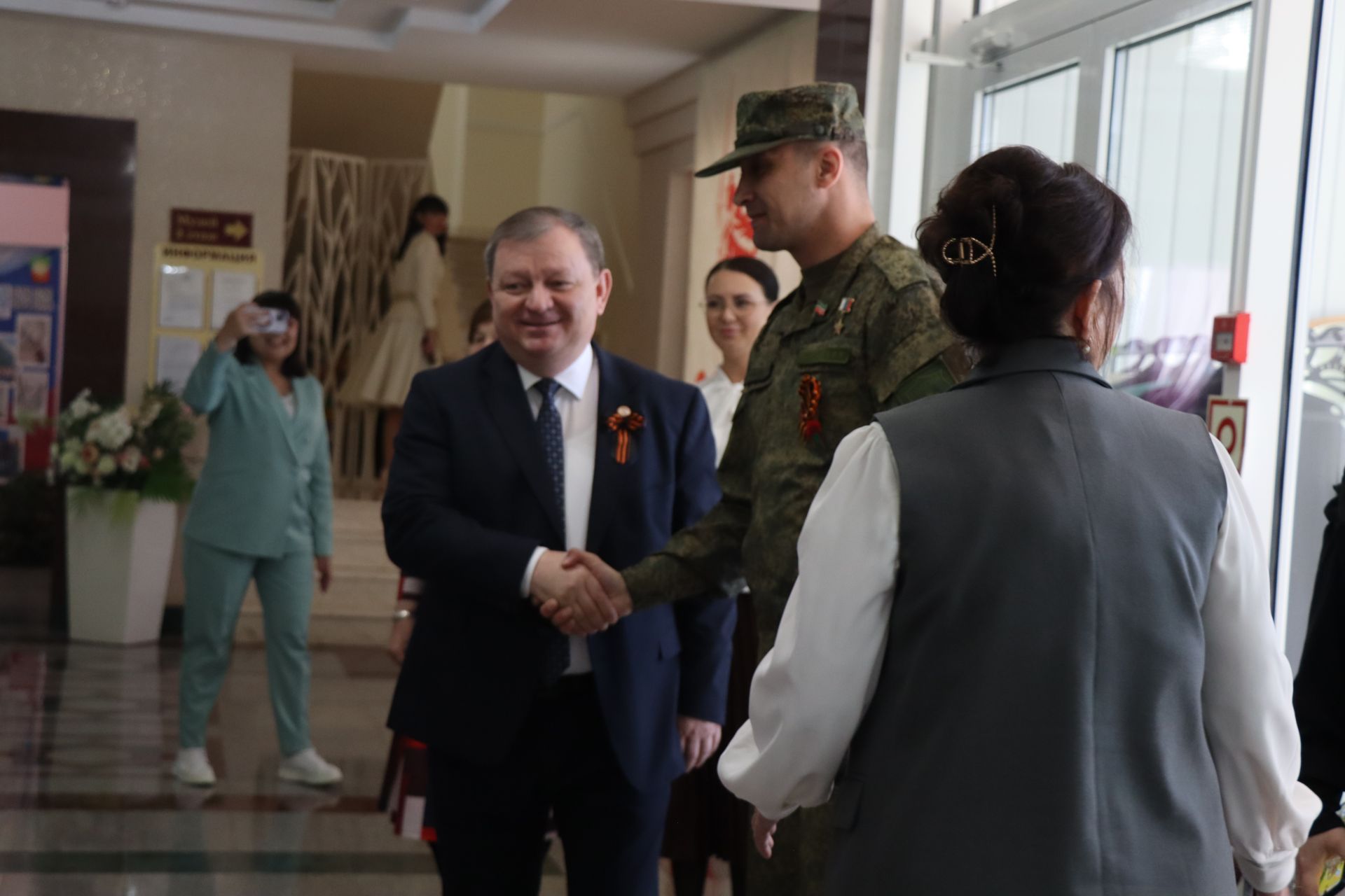 Герой России Расим Баксиков провел Урок мужества для нурлатских школьников (+ фоторепортаж)