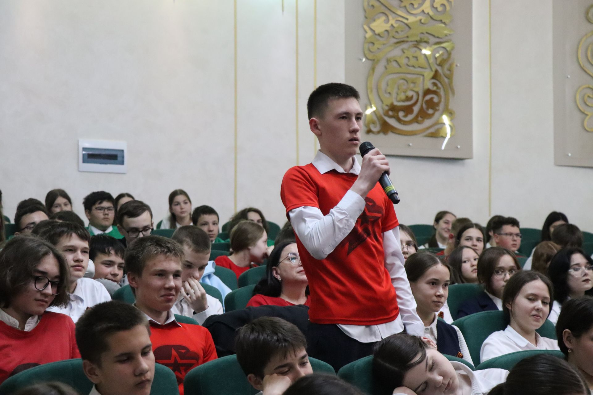 Герой России Расим Баксиков провел Урок мужества для нурлатских школьников (+ фоторепортаж)