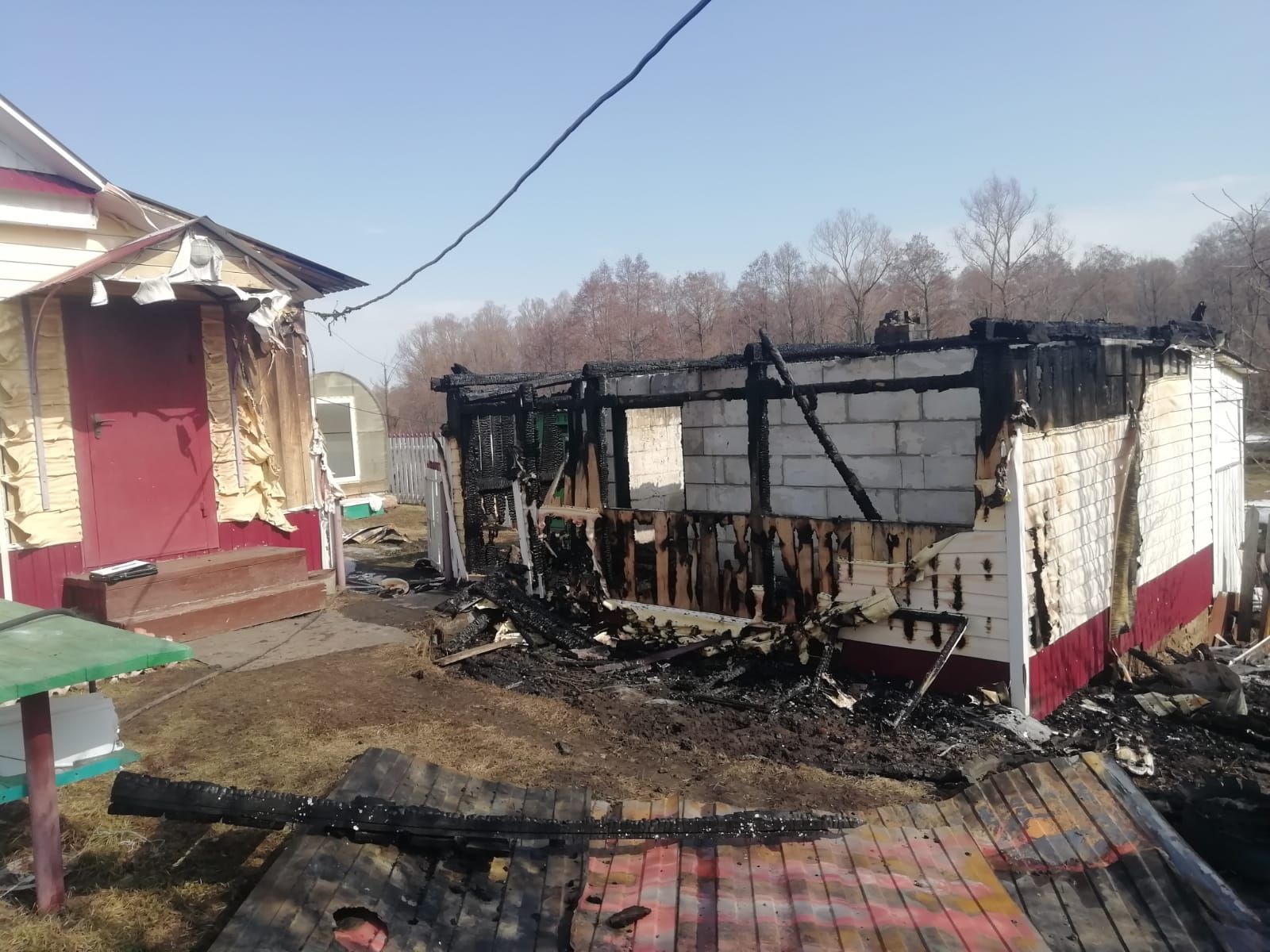 В Нурлатском районе из-за неисправной дымоходной трубы сгорела баня