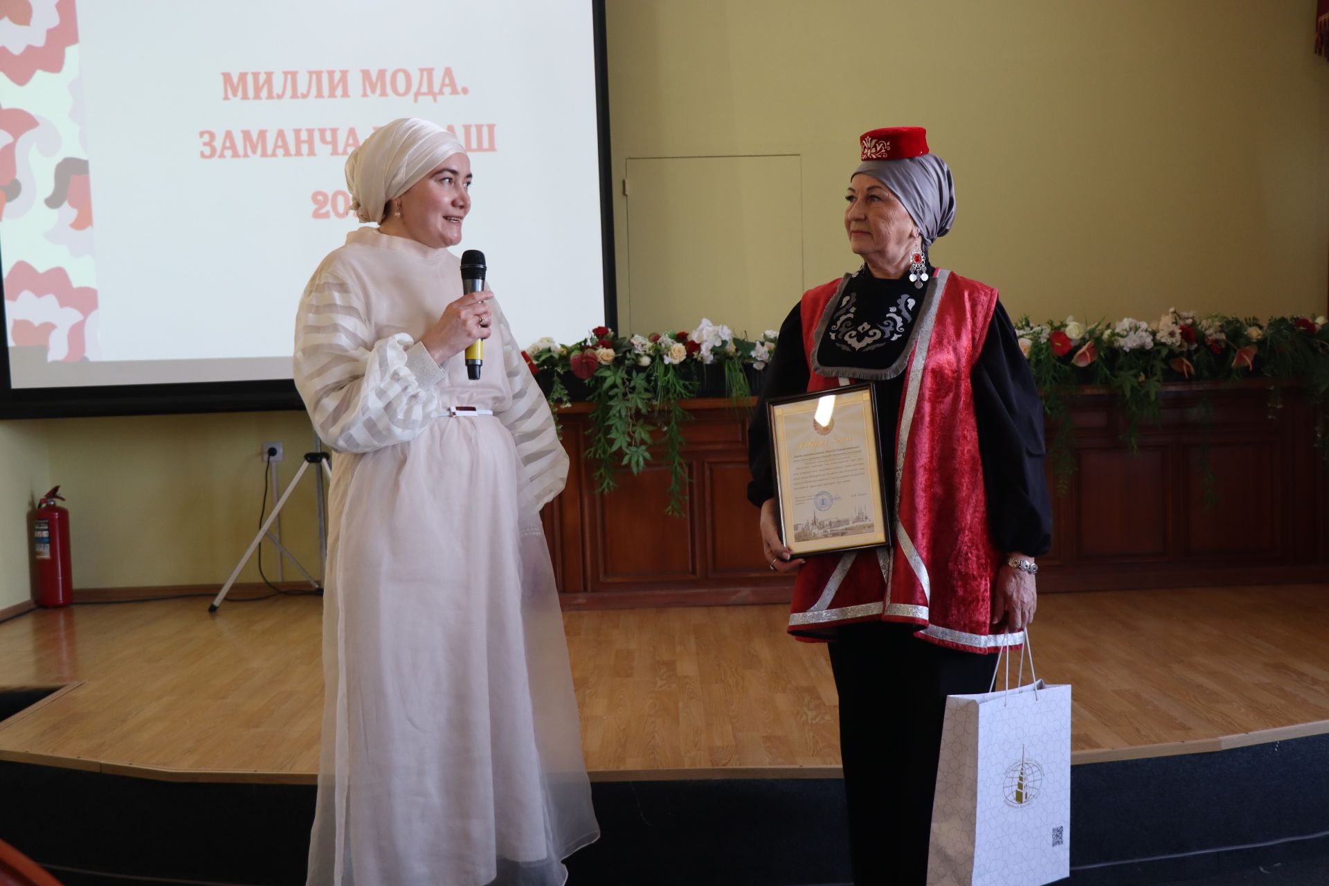 В Нурлате впервые состоялся фестиваль-конкурс «Национальная мода. Современный взгляд-2025»
