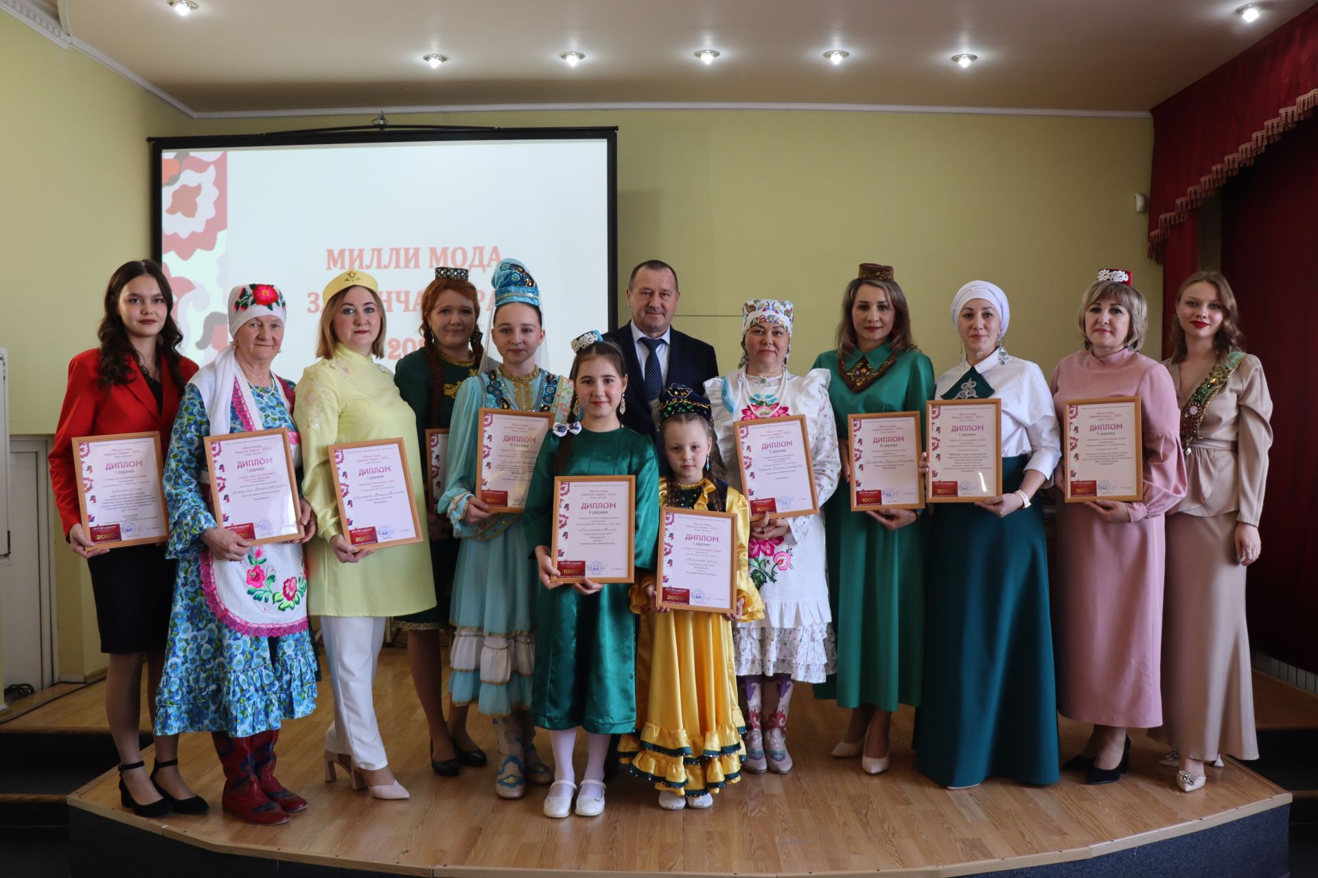 В Нурлате впервые состоялся фестиваль-конкурс «Национальная мода. Современный взгляд-2025»