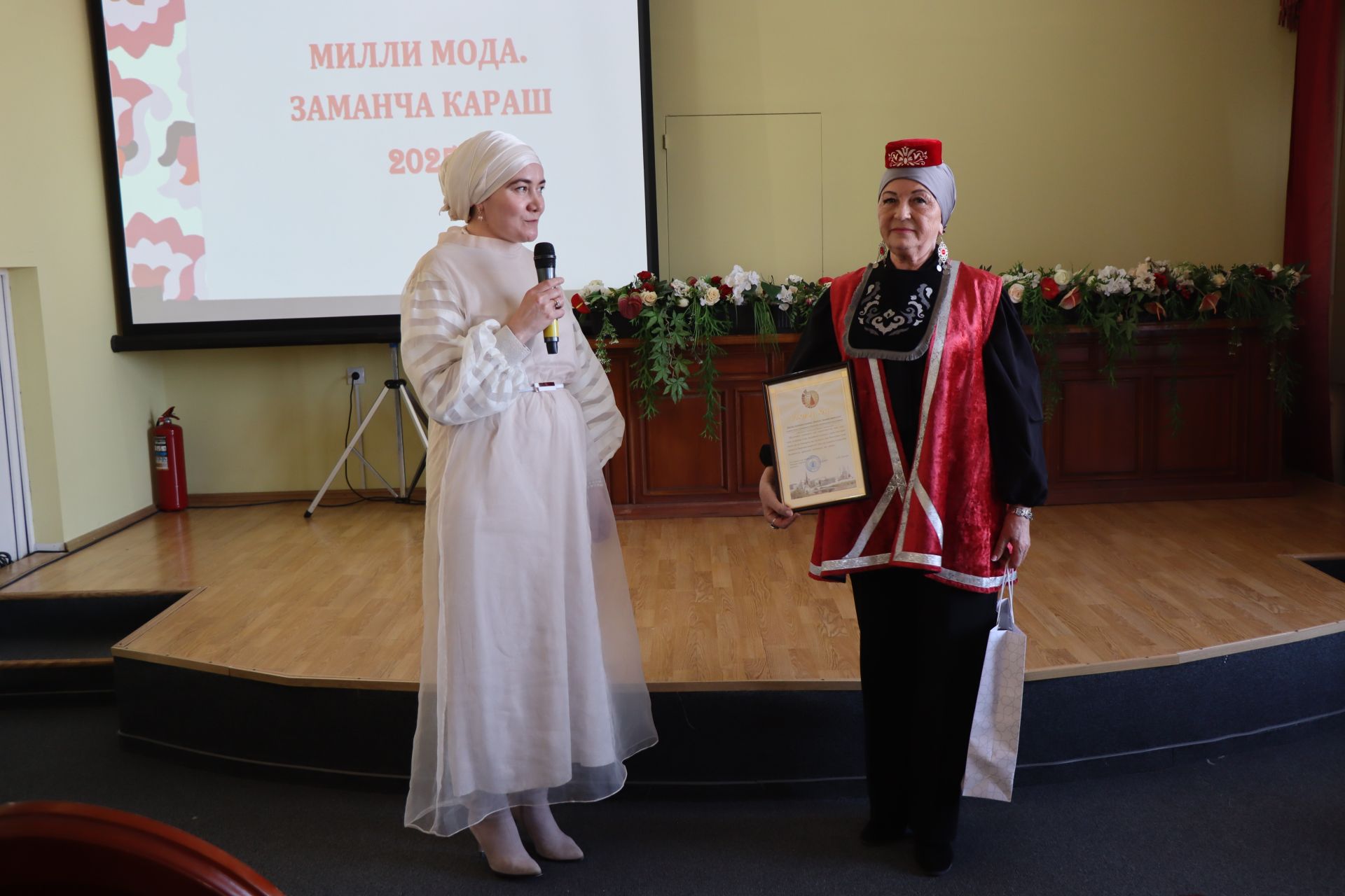 В Нурлате впервые состоялся фестиваль-конкурс «Национальная мода. Современный взгляд-2025»
