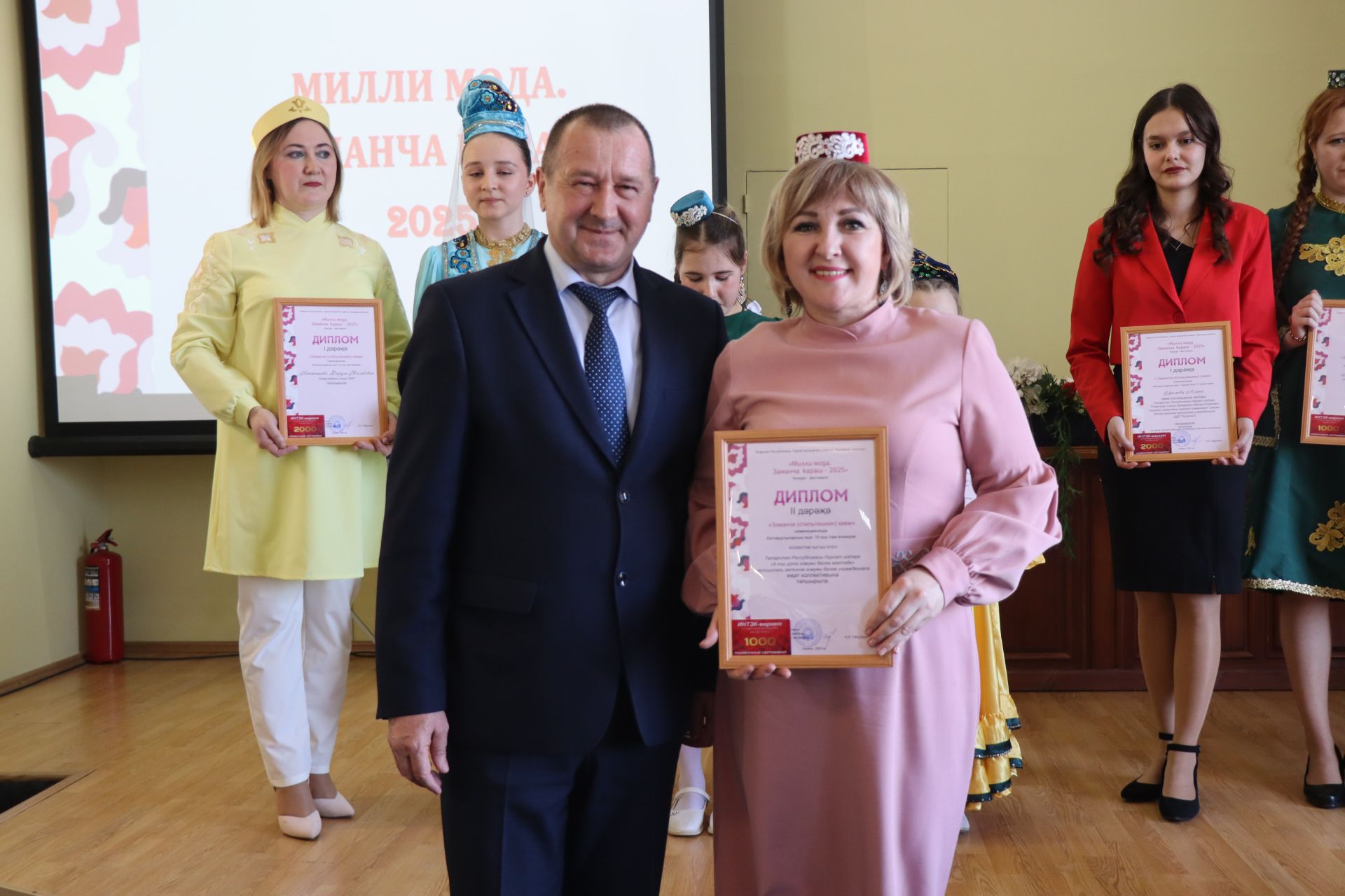 В Нурлате впервые состоялся фестиваль-конкурс «Национальная мода. Современный взгляд-2025»