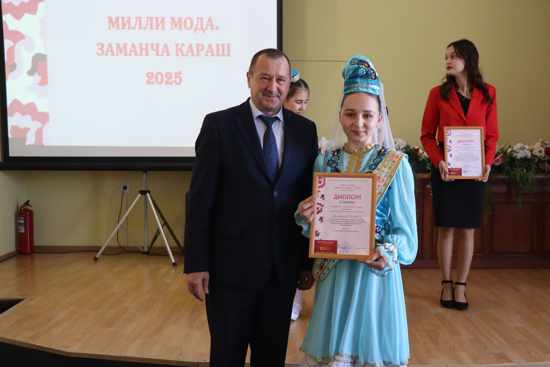 В Нурлате впервые состоялся фестиваль-конкурс «Национальная мода. Современный взгляд-2025»