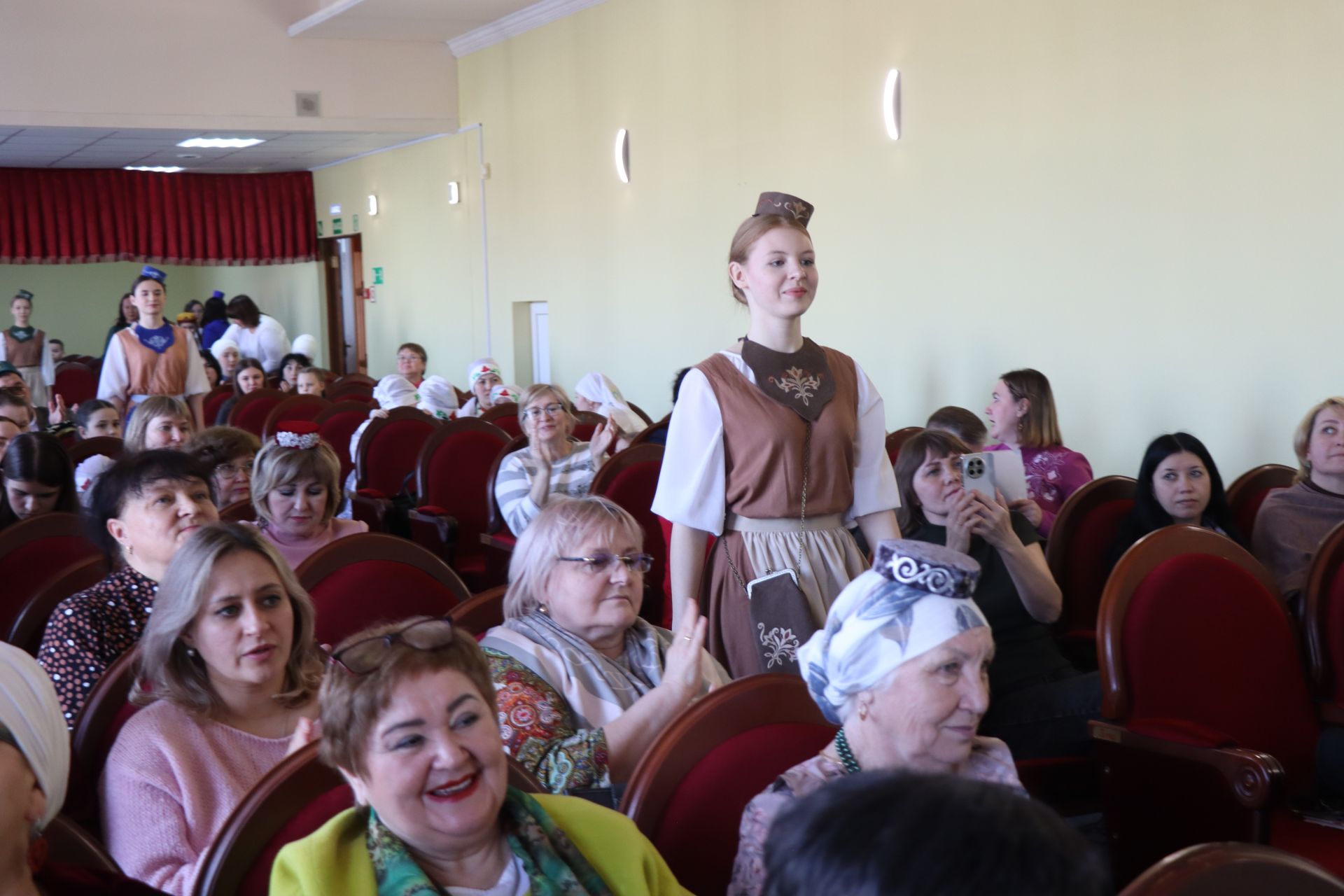В Нурлате впервые состоялся фестиваль-конкурс «Национальная мода. Современный взгляд-2025»