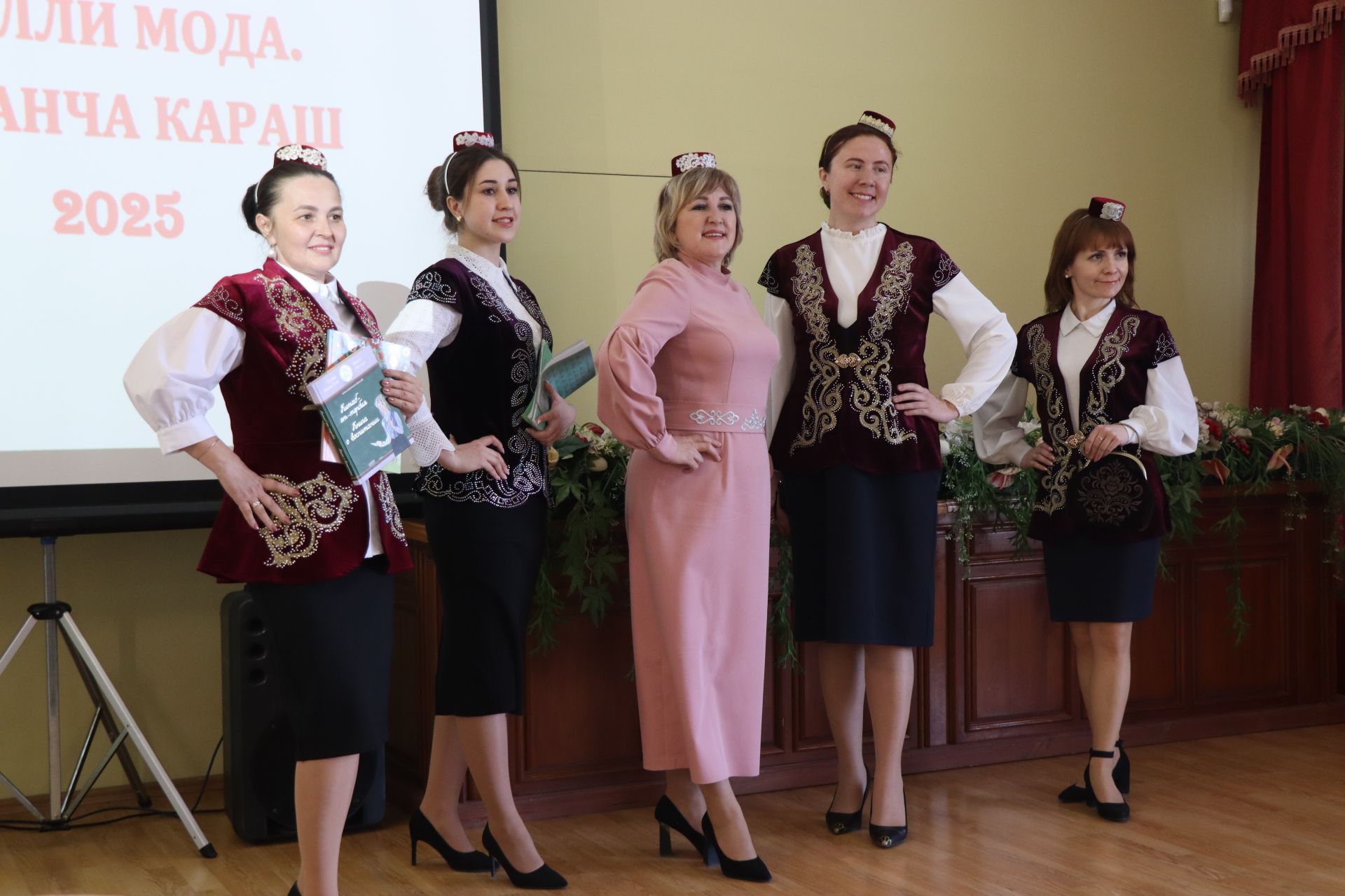 В Нурлате впервые состоялся фестиваль-конкурс «Национальная мода. Современный взгляд-2025»