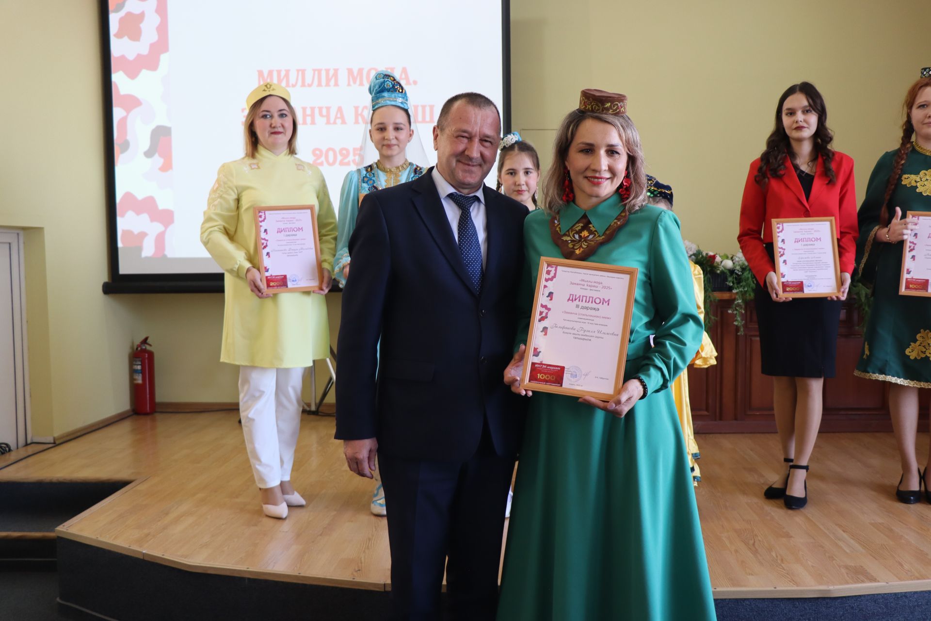 В Нурлате впервые состоялся фестиваль-конкурс «Национальная мода. Современный взгляд-2025»