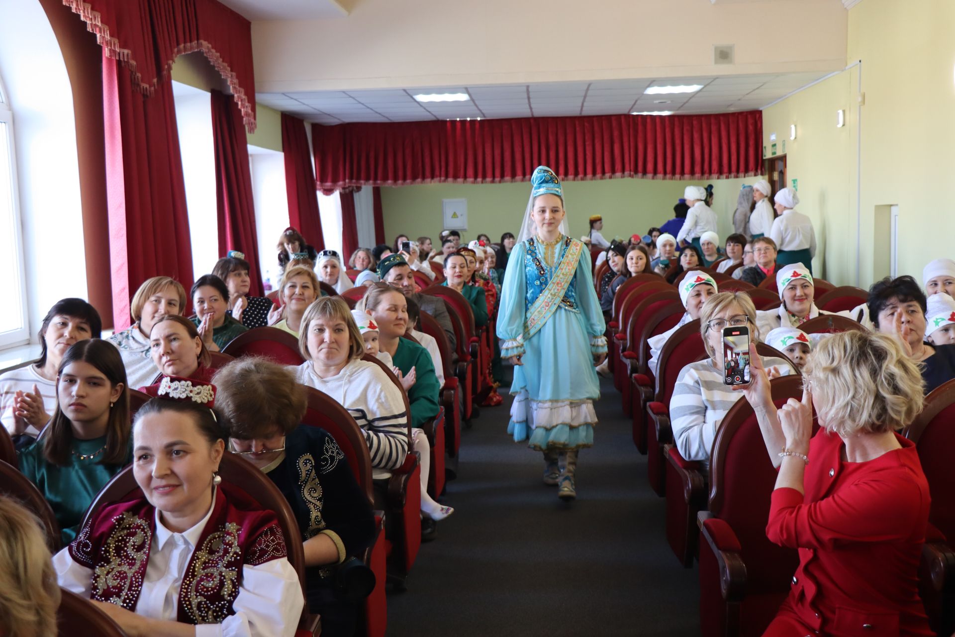 В Нурлате впервые состоялся фестиваль-конкурс «Национальная мода. Современный взгляд-2025»