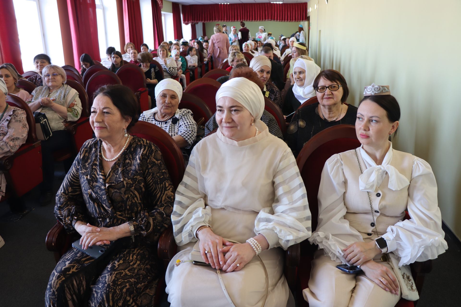 В Нурлате впервые состоялся фестиваль-конкурс «Национальная мода. Современный взгляд-2025»