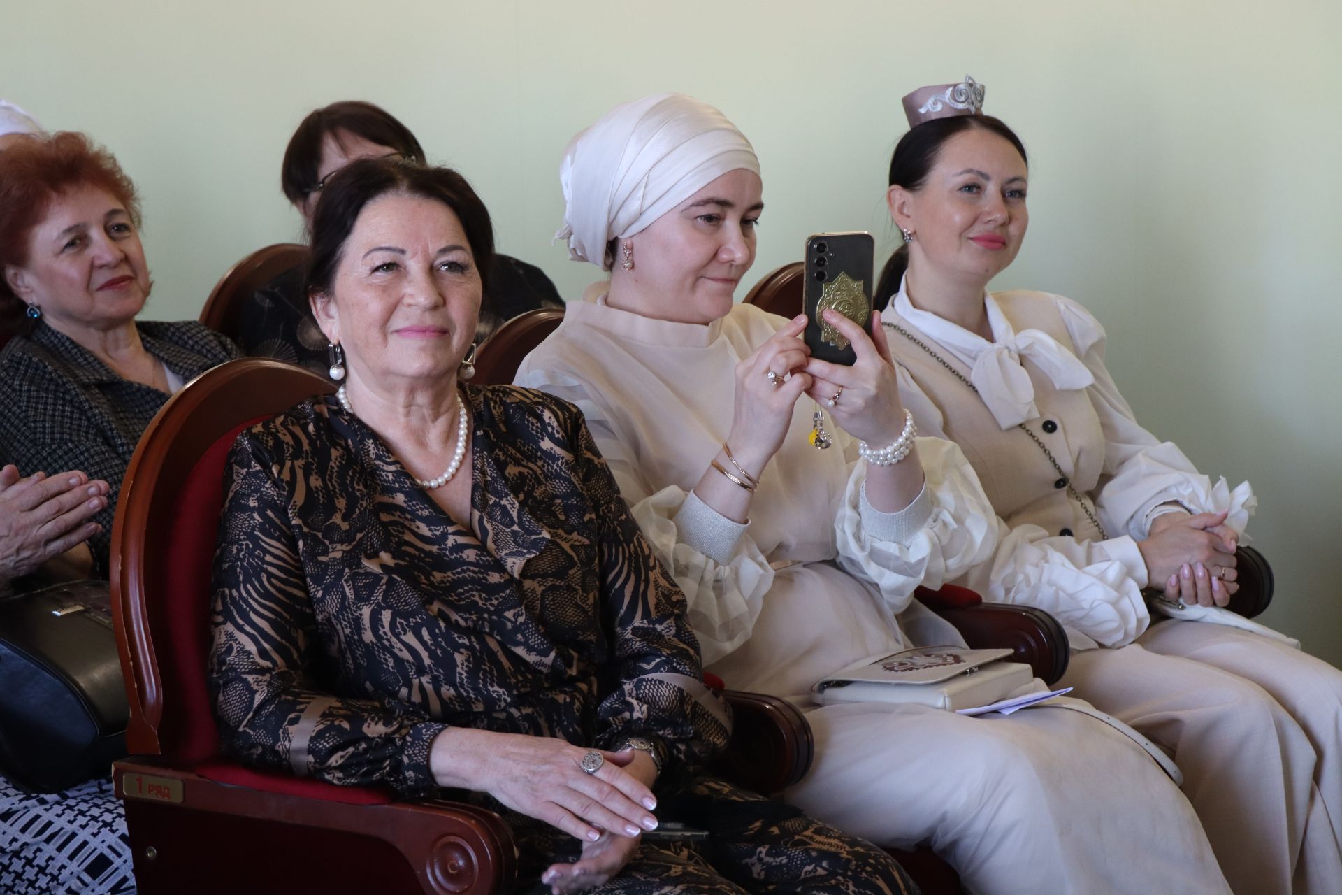 В Нурлате впервые состоялся фестиваль-конкурс «Национальная мода. Современный взгляд-2025»