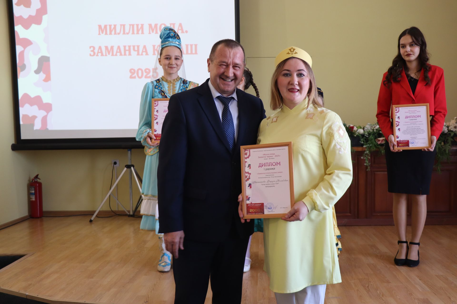 В Нурлате впервые состоялся фестиваль-конкурс «Национальная мода. Современный взгляд-2025»