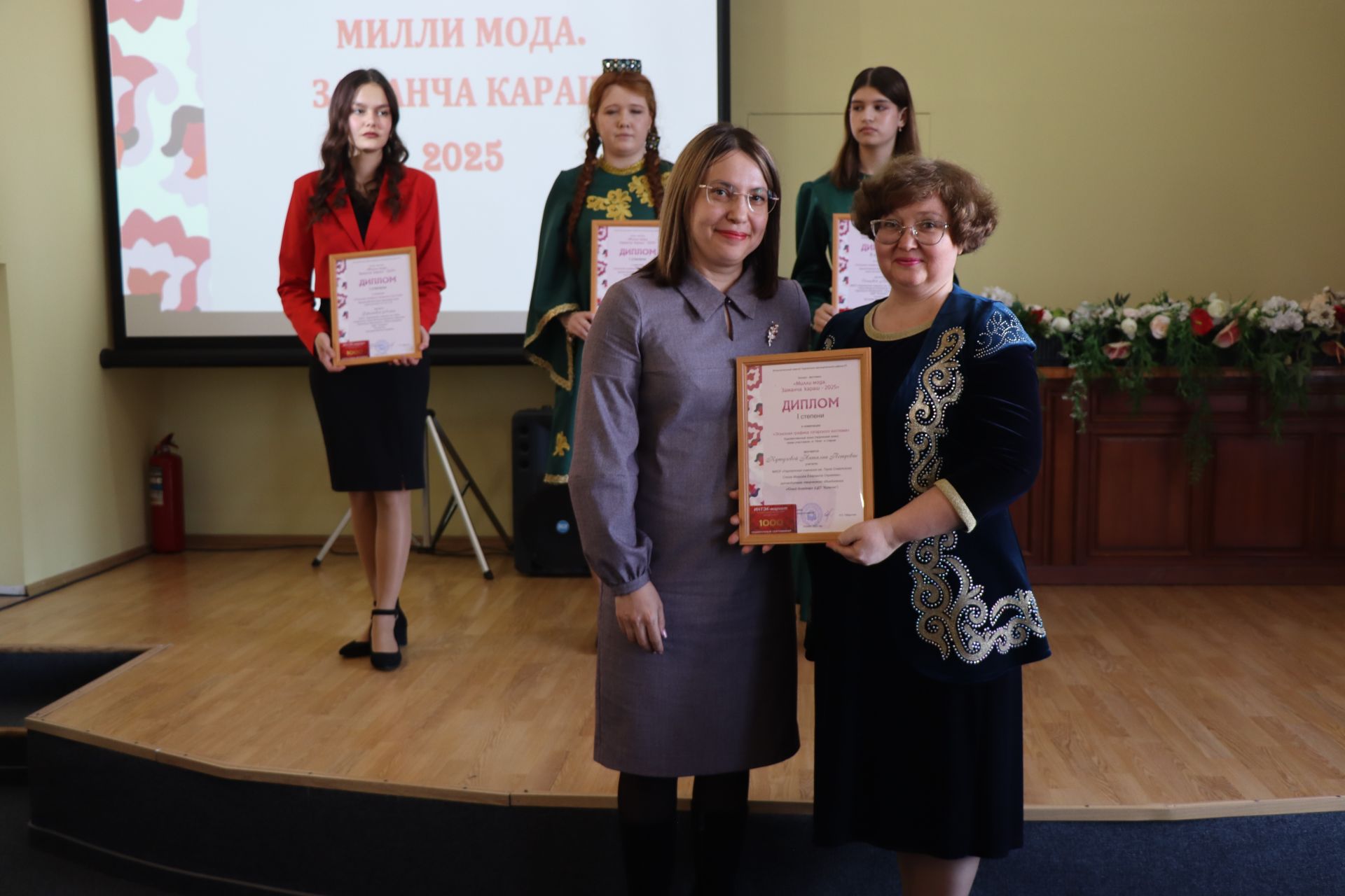 В Нурлате впервые состоялся фестиваль-конкурс «Национальная мода. Современный взгляд-2025»