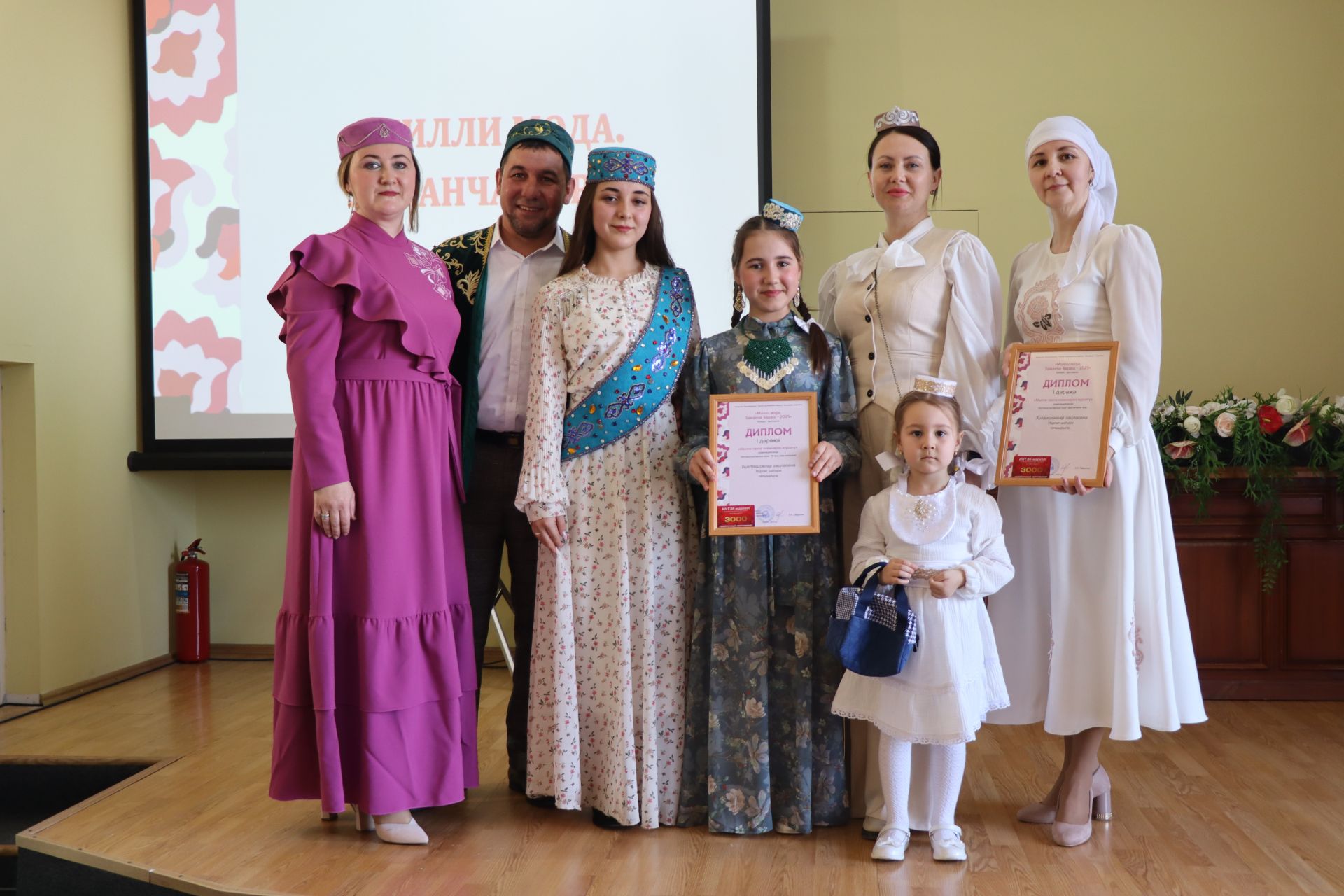 В Нурлате впервые состоялся фестиваль-конкурс «Национальная мода. Современный взгляд-2025»