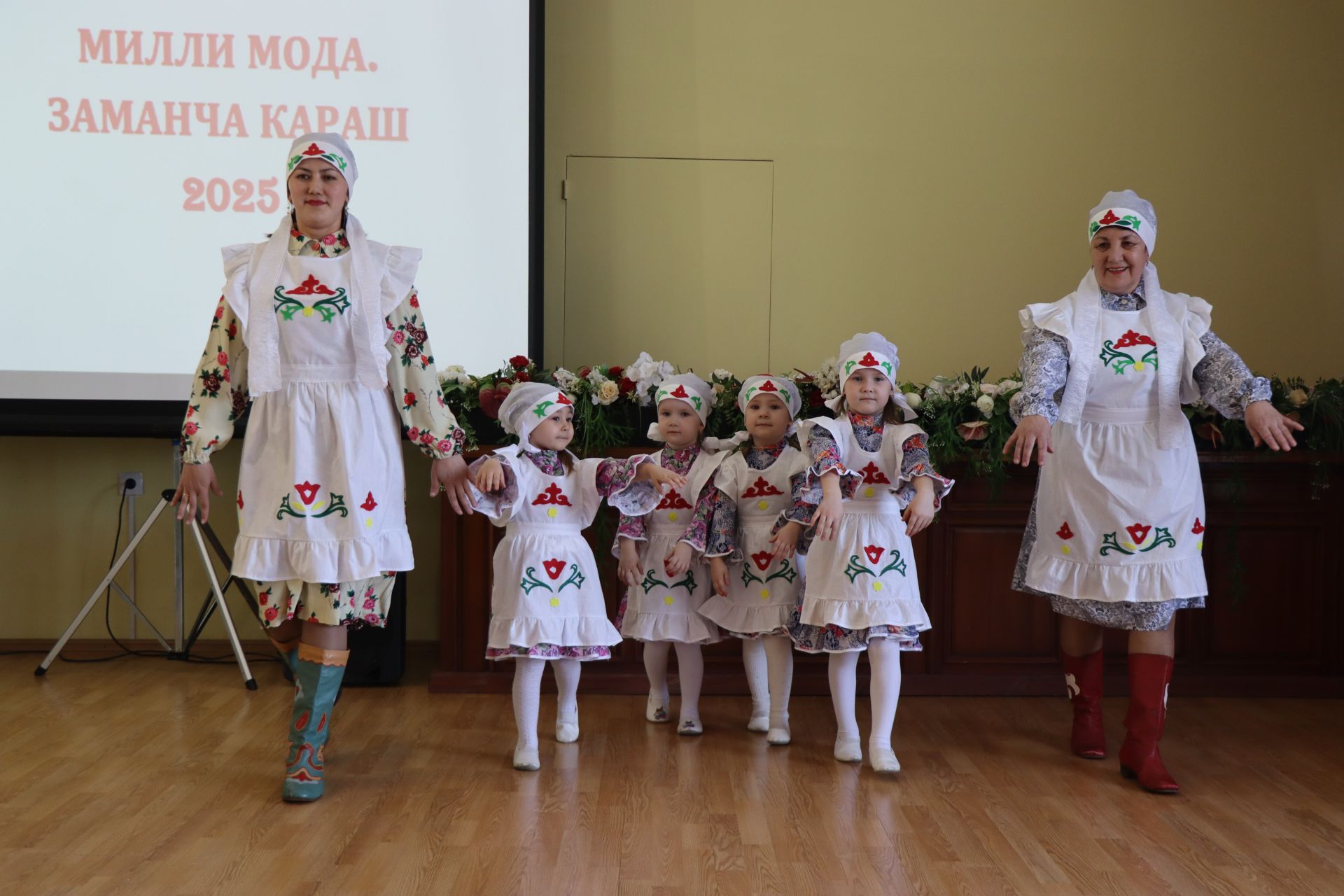 В Нурлате впервые состоялся фестиваль-конкурс «Национальная мода. Современный взгляд-2025»