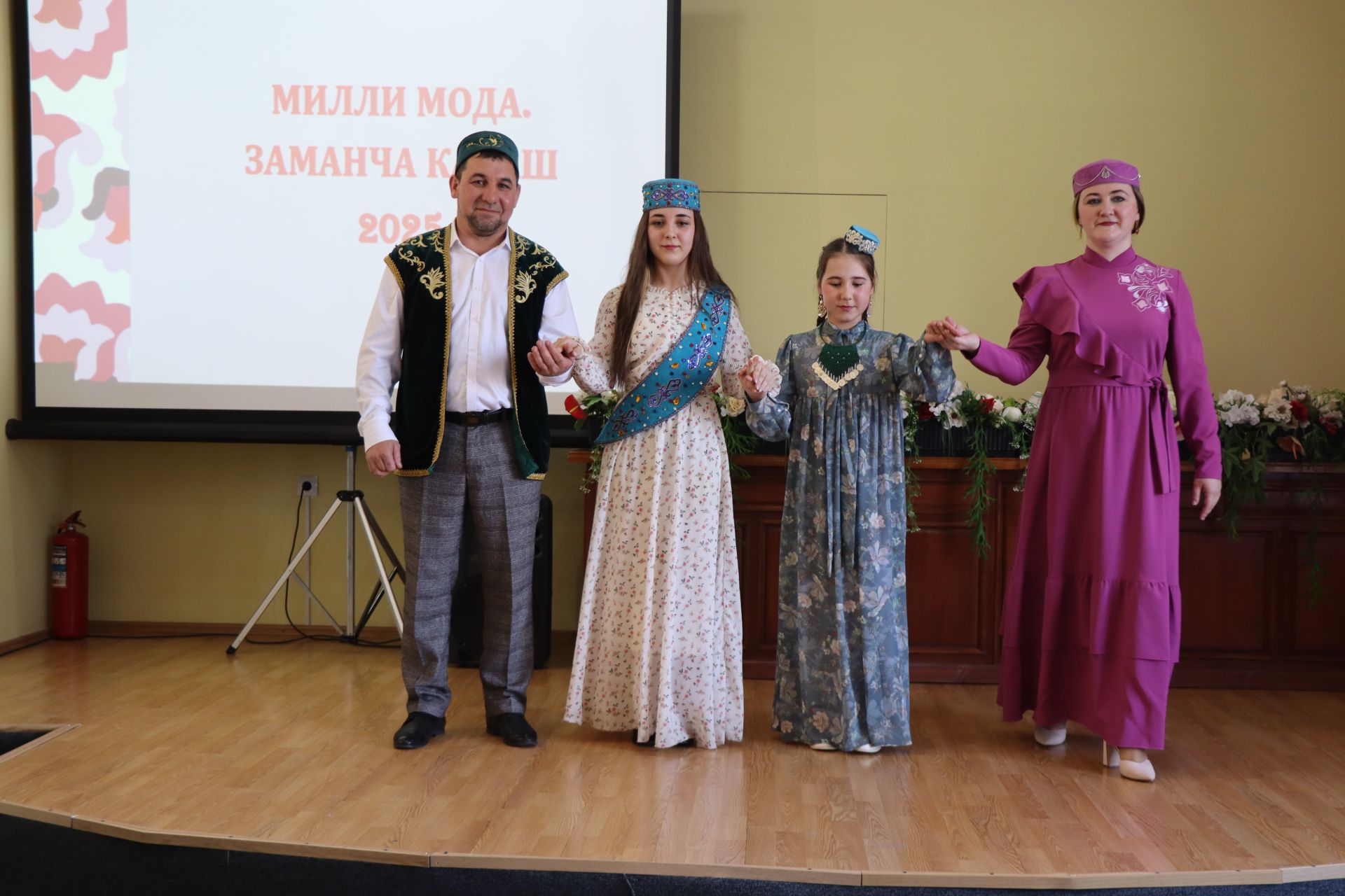 В Нурлате впервые состоялся фестиваль-конкурс «Национальная мода. Современный взгляд-2025»