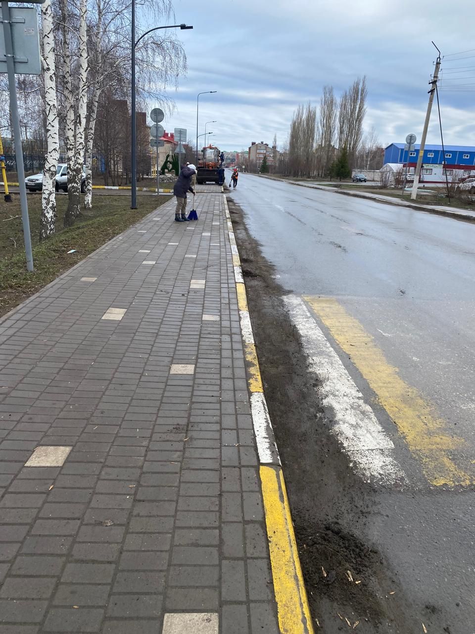 Сотрудники УК ЖКХ Нурлатского района провели субботник