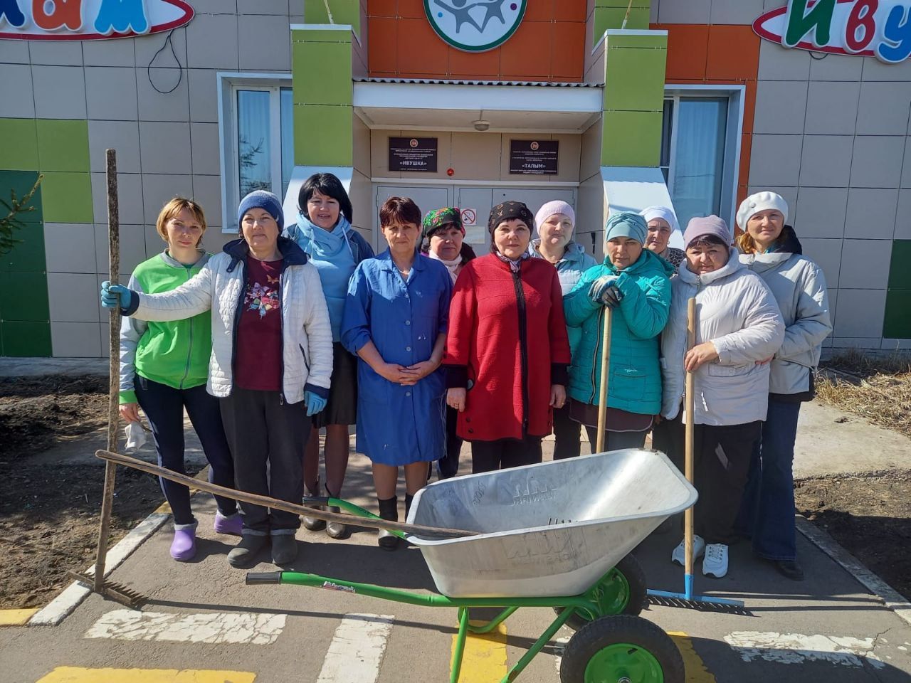 В нурлатских школах прошли массовые субботники