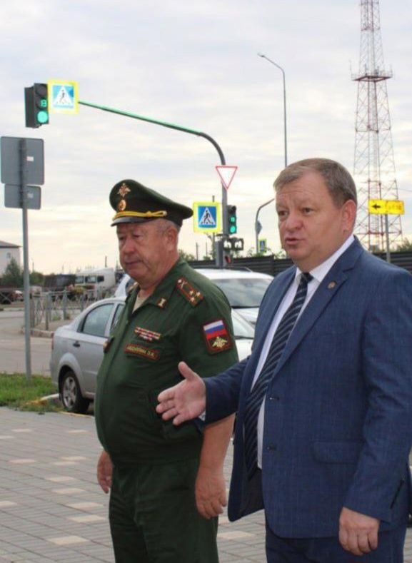 Дамир Ишкинеев поздравил сотрудников Нурлатского военкомата с профессиональным праздником