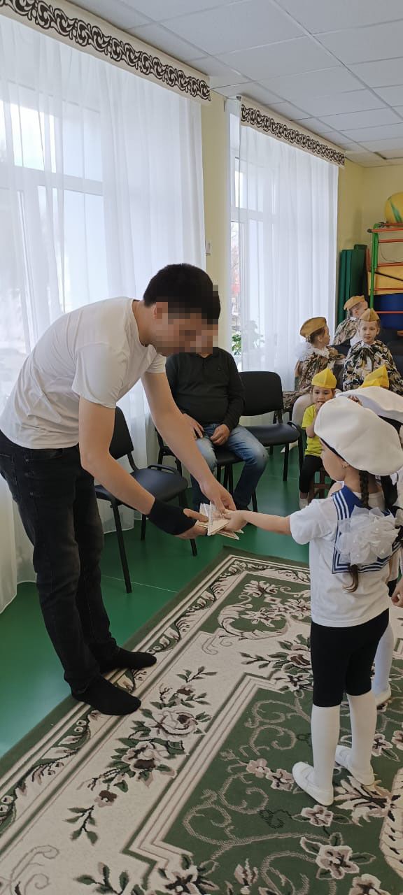 Встреча с героем: воспитанники детсада «Алсу» поддержали бойца СВО