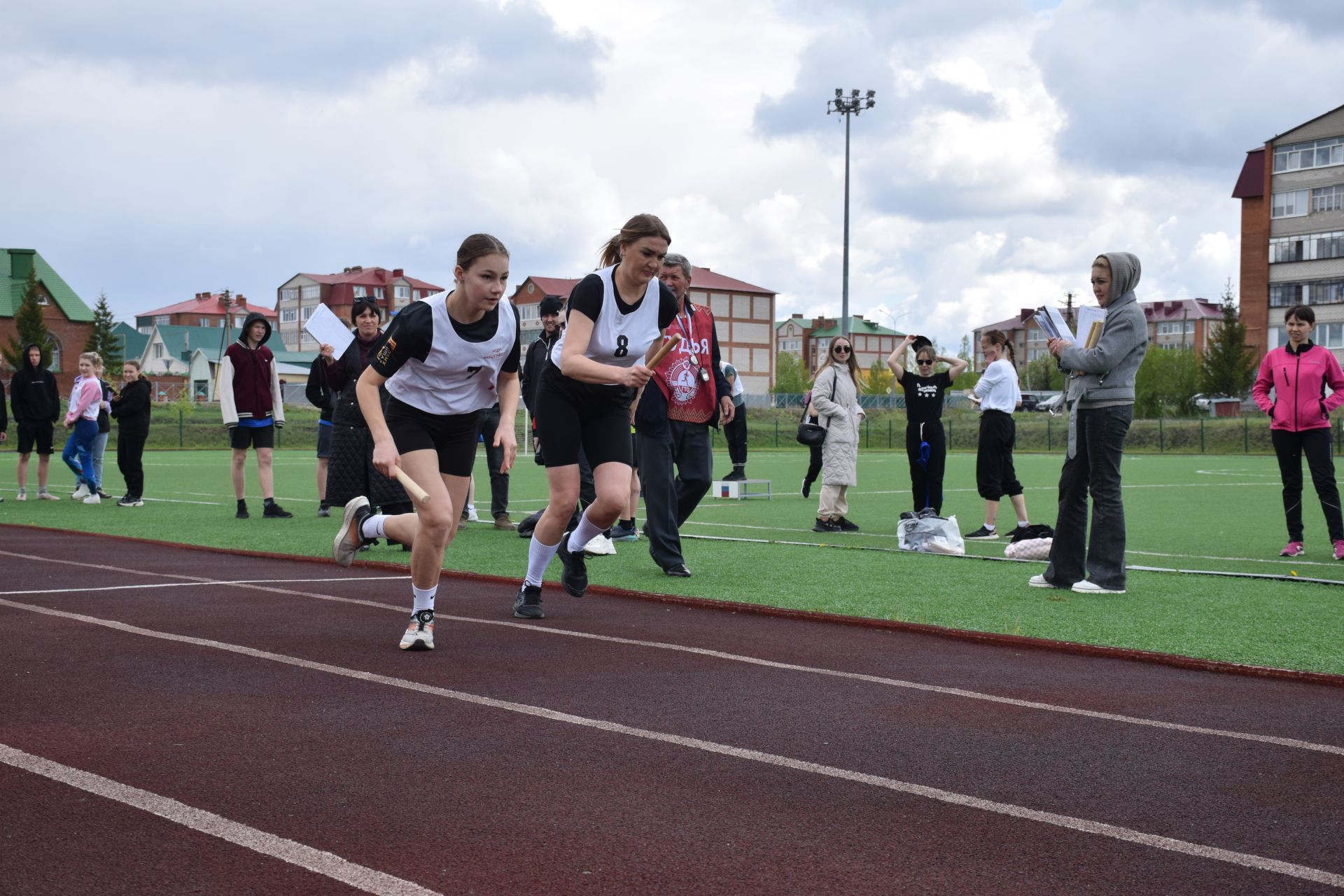 Легкоатлетический сезон в Нурлате открыла яркая эстафета на призы газеты «Дуслык» («Дружба», «Туслах») (+ФОТОРЕПОРТАЖ)