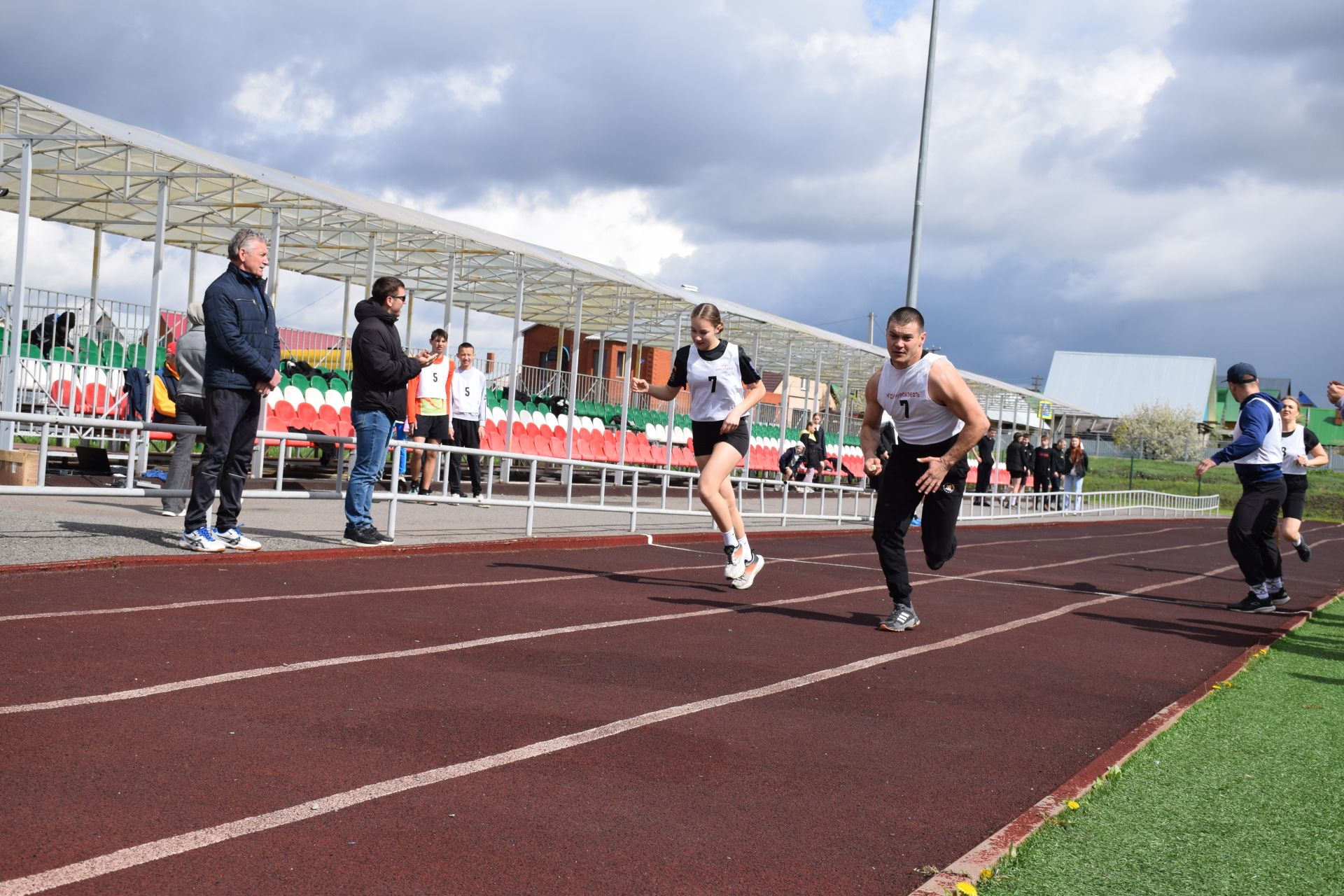 Легкоатлетический сезон в Нурлате открыла яркая эстафета на призы газеты «Дуслык» («Дружба», «Туслах») (+ФОТОРЕПОРТАЖ)