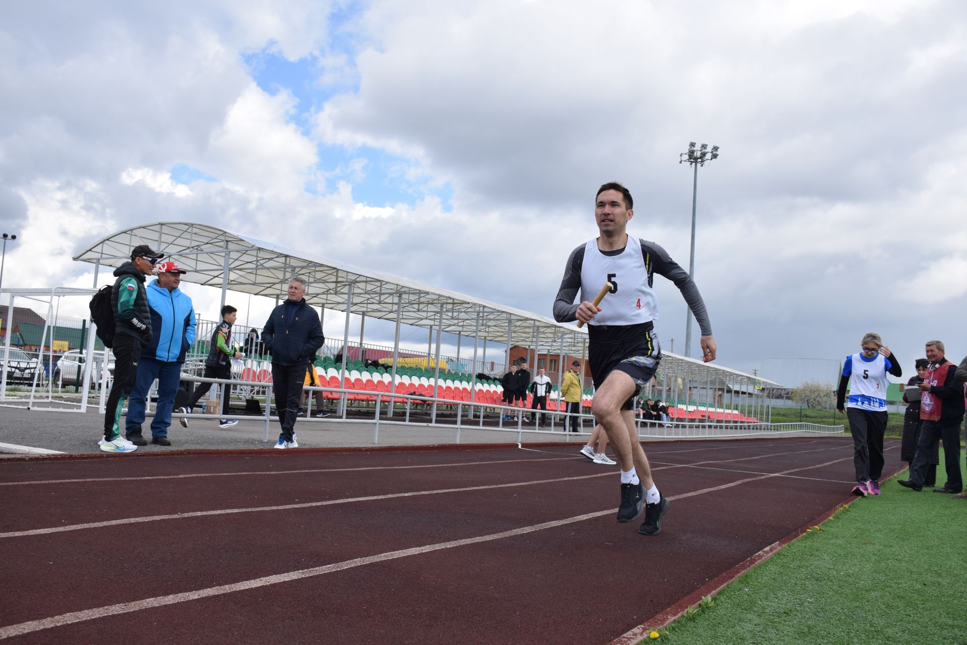 Легкоатлетический сезон в Нурлате открыла яркая эстафета на призы газеты «Дуслык» («Дружба», «Туслах») (+ФОТОРЕПОРТАЖ)
