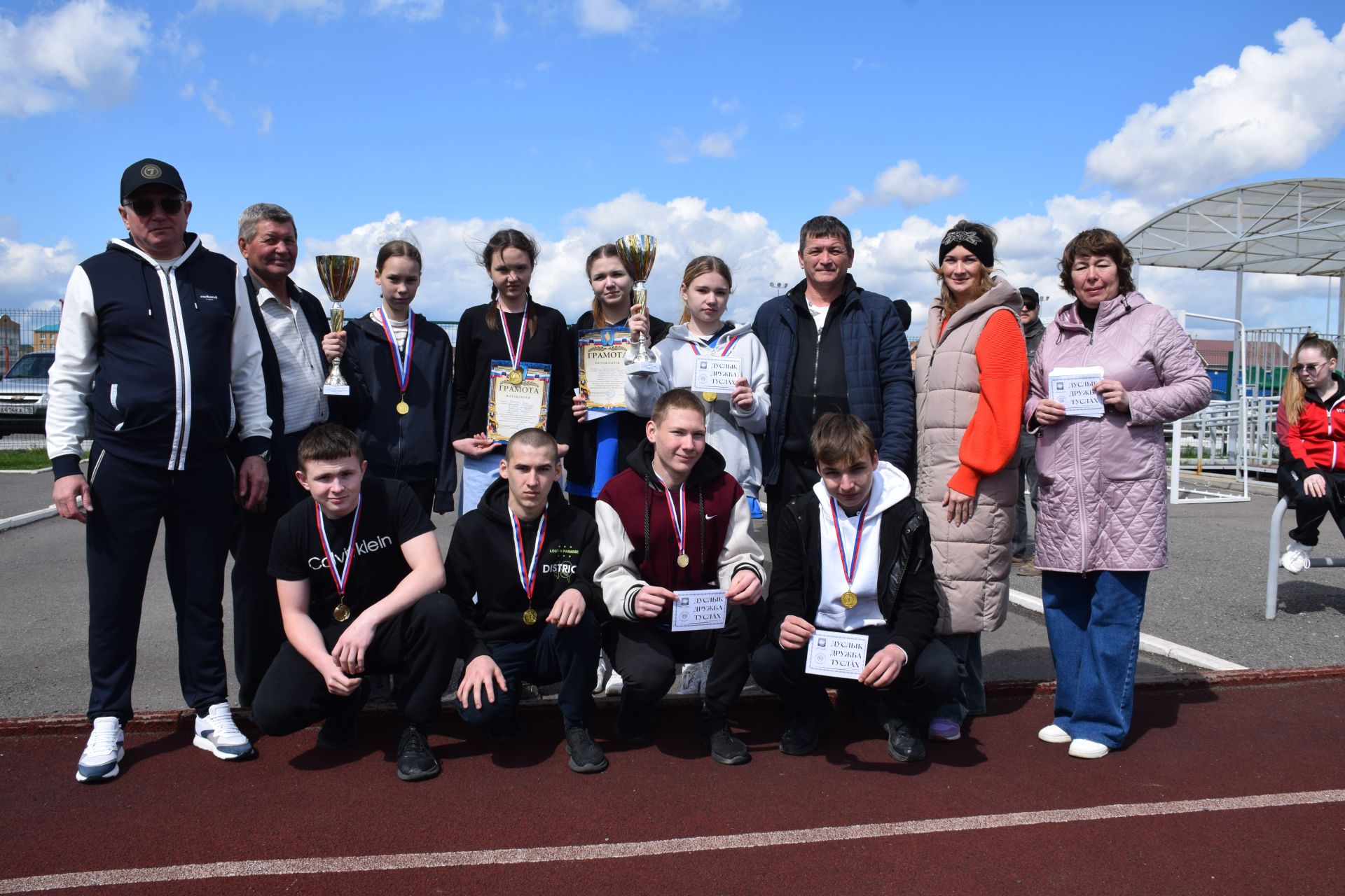 Легкоатлетический сезон в Нурлате открыла яркая эстафета на призы газеты «Дуслык» («Дружба», «Туслах») (+ФОТОРЕПОРТАЖ)