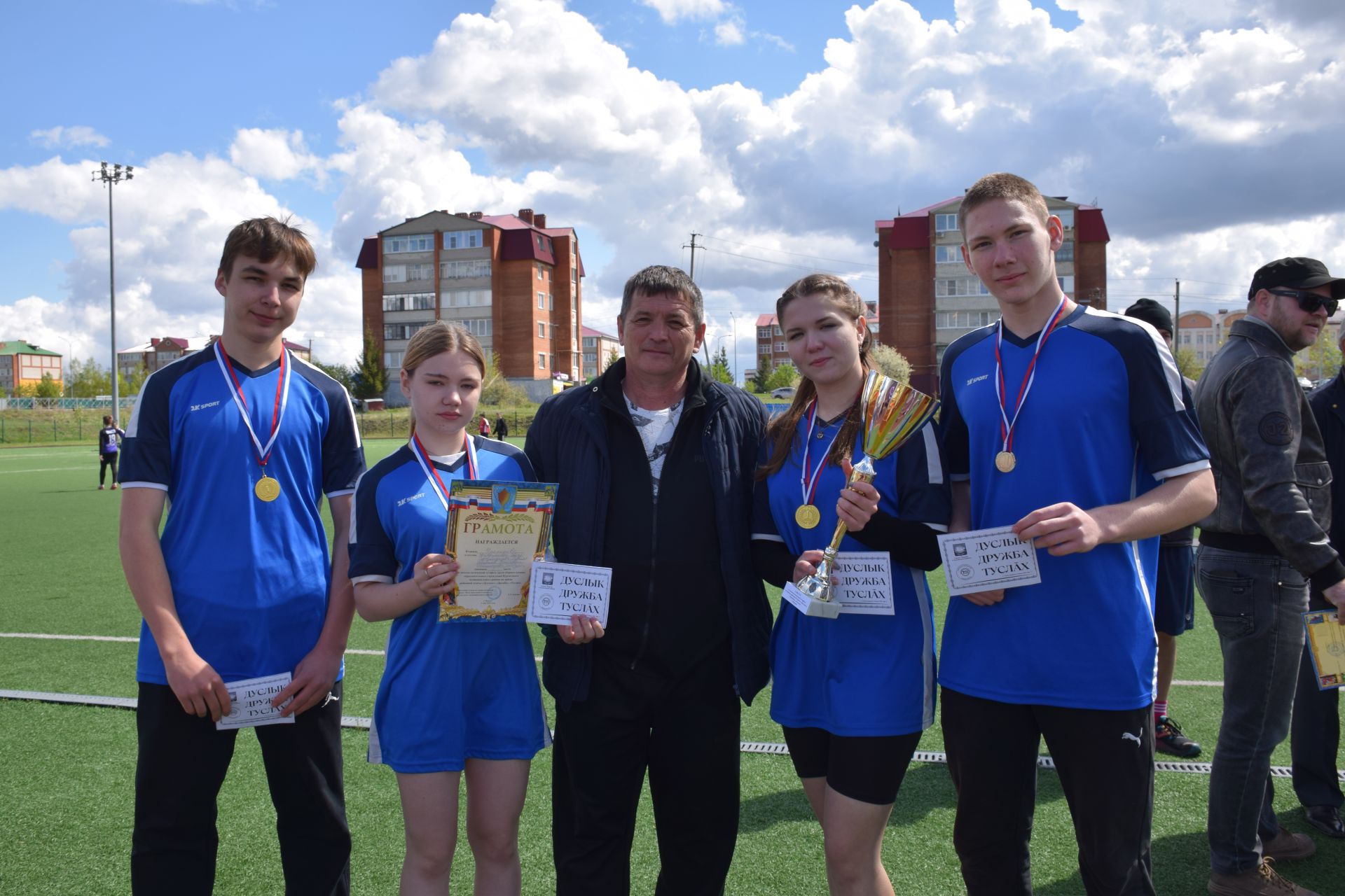 Легкоатлетический сезон в Нурлате открыла яркая эстафета на призы газеты «Дуслык» («Дружба», «Туслах») (+ФОТОРЕПОРТАЖ)