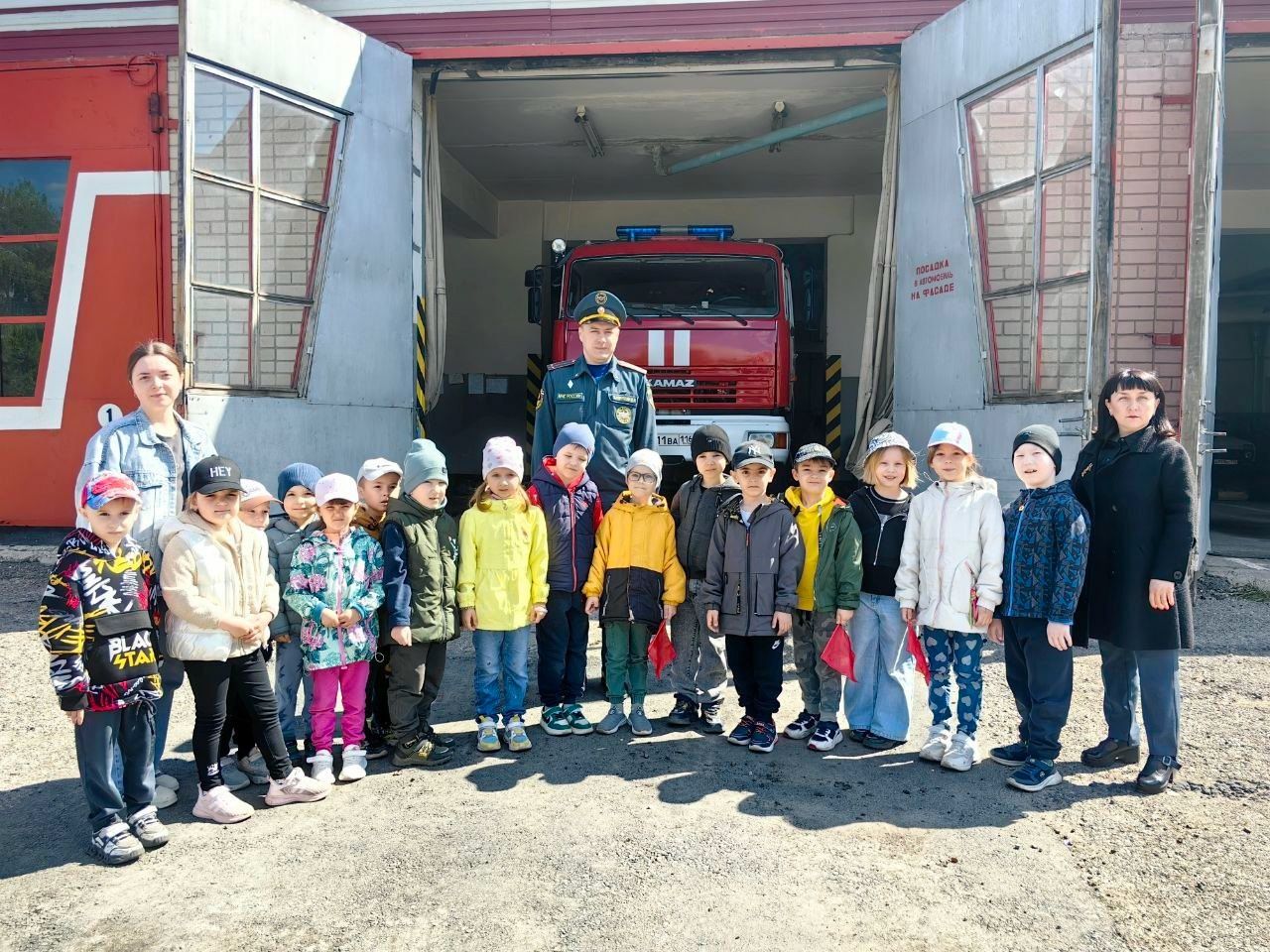 Юные гости пожарной части: экскурсия, которая вдохновляет!
