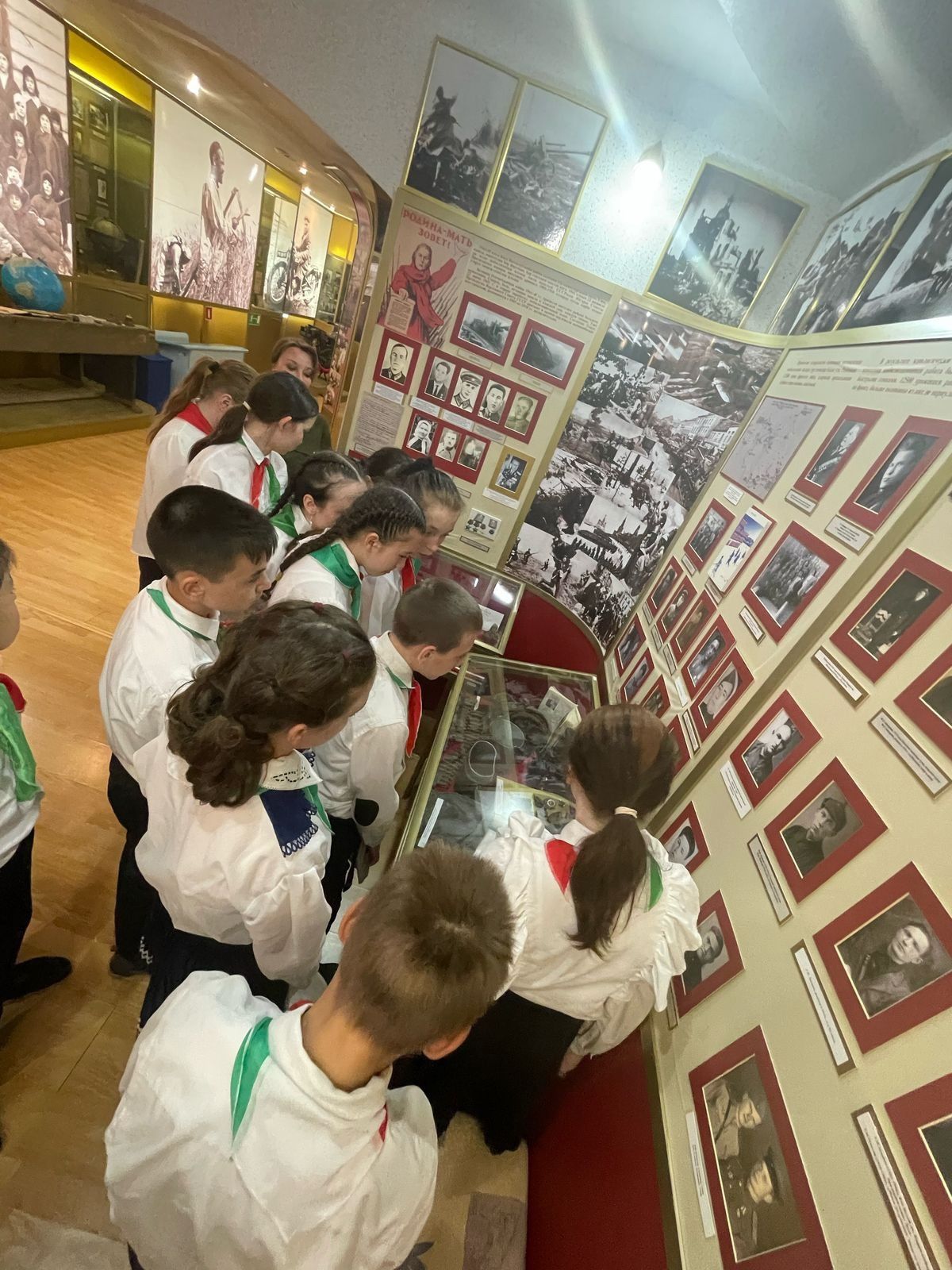 Экскурсия в Зале воинской славы: память о героях и тружениках тыла