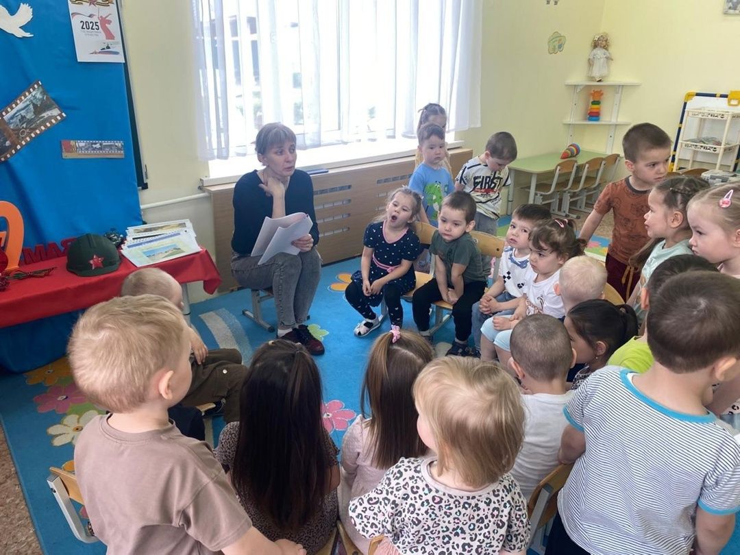 Память сильнее времени: малыши «Буратино» хранят подвиг героев в творчестве и сердцах