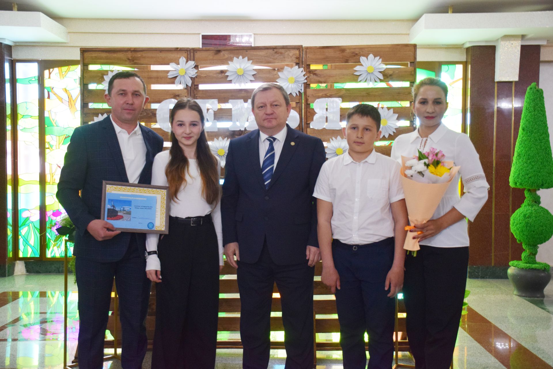 В Нурлате отпраздновали День семьи: чествование лучших семей и яркий праздник