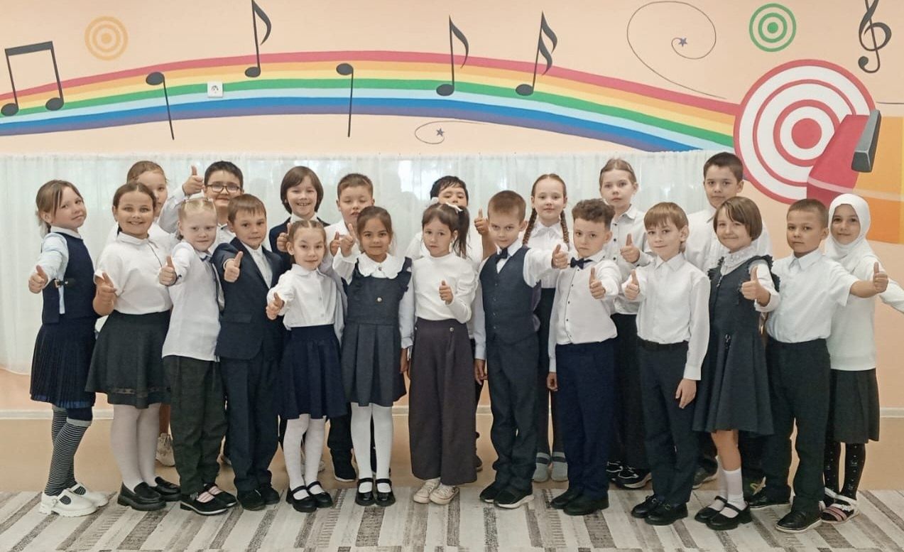 Школьники подарили дошколятам праздник музыки и творчества