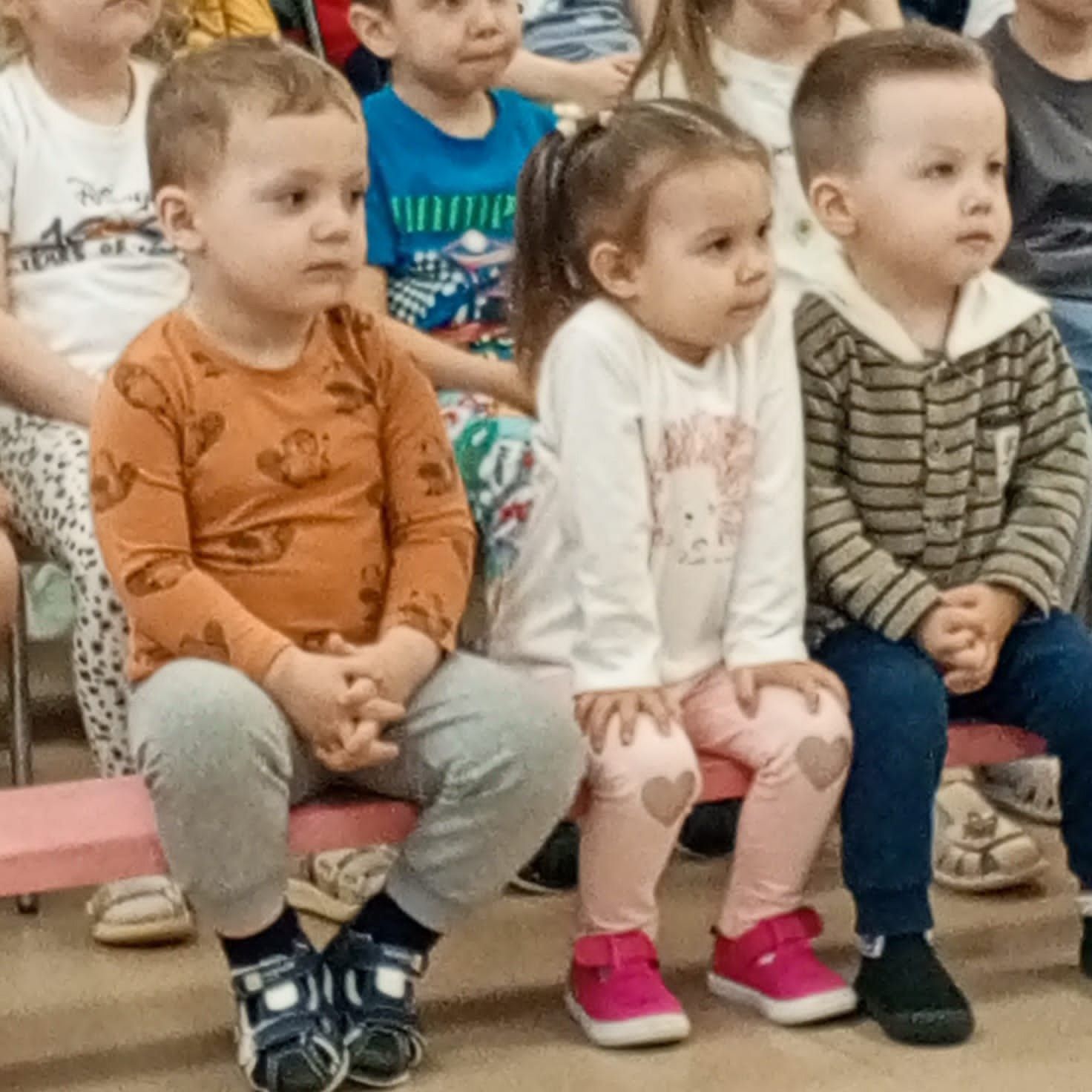 Школьники подарили дошколятам праздник музыки и творчества