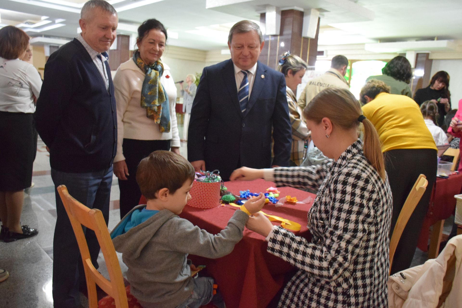 В Нурлате отпраздновали День семьи: чествование лучших семей и яркий праздник