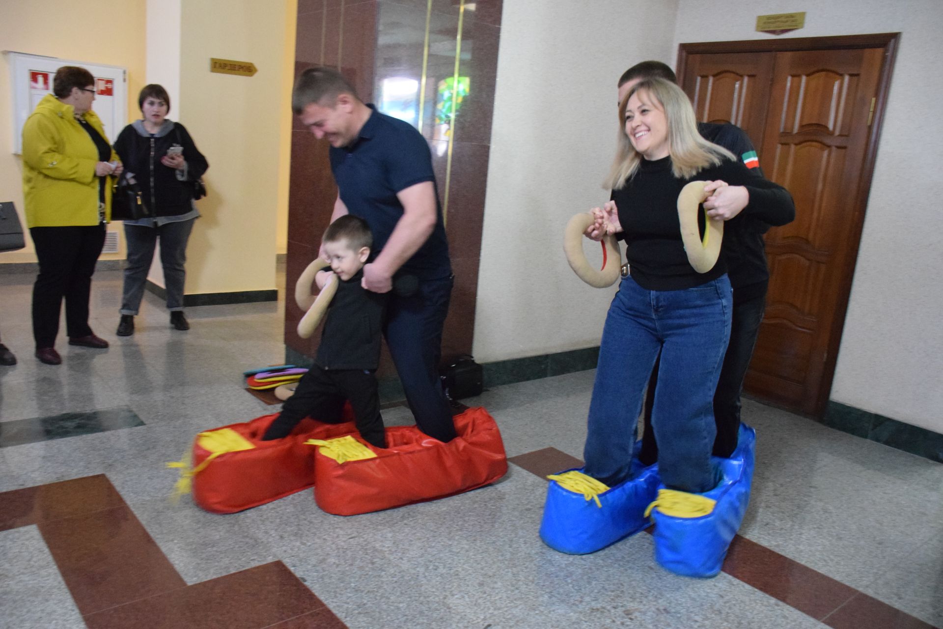 В Нурлате отпраздновали День семьи: чествование лучших семей и яркий праздник