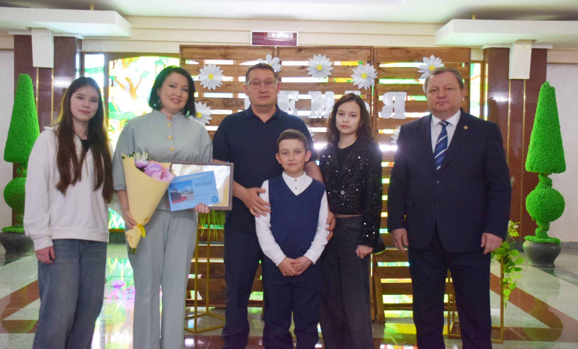 В Нурлате отпраздновали День семьи: чествование лучших семей и яркий праздник