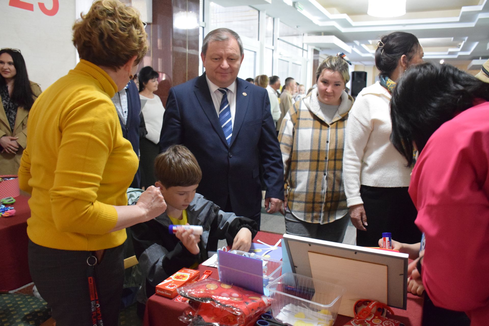В Нурлате отпраздновали День семьи: чествование лучших семей и яркий праздник
