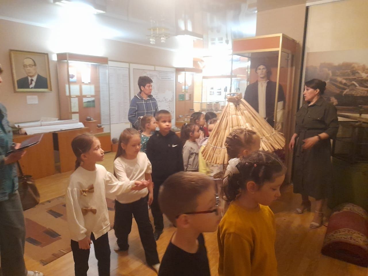 Юные исследователи из детсада «Алсу» посетили музей истории Закамья