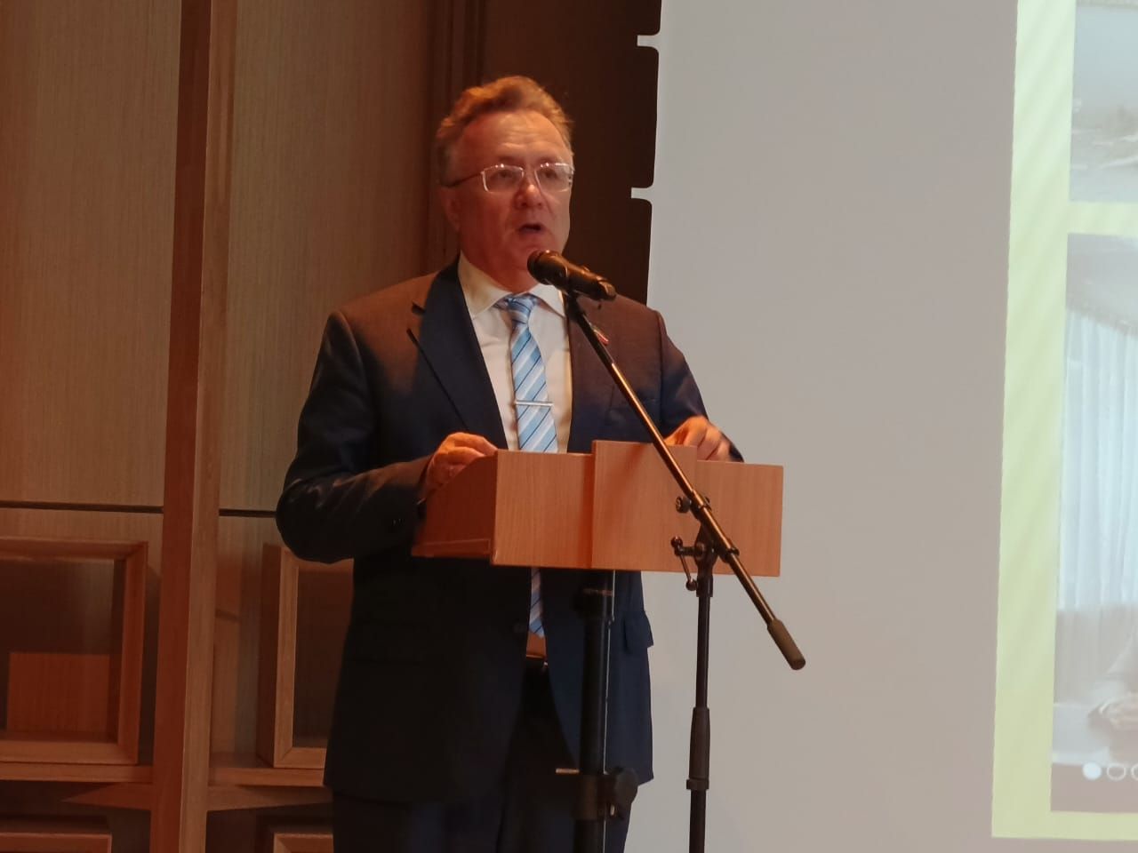 Руководитель Нурлатского отделения Союза журналистов РТ удостоена Почетной грамоты на съезде в Казани